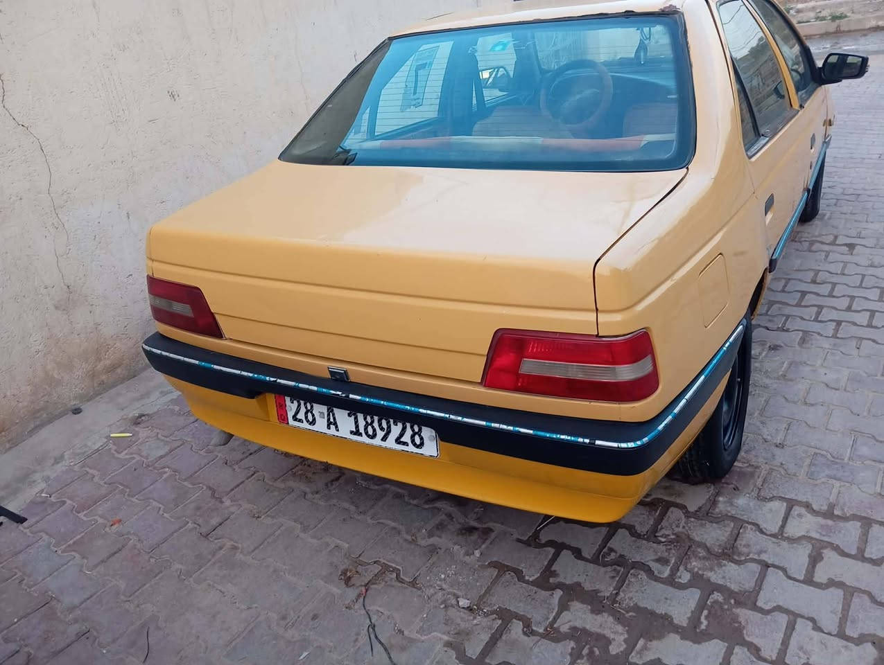 سلام عليكم عندي بيجو 405 موديل سياره حلوه وجاهزه مكينه بيه بدايت صوت بس لاتنقيص ولا تبخير كير خير من الله حداديه 80من ميه تخم تاير جديد مديل2012 هزه بشهر الواحد تسقط سنويه 31 مصفره هيئه وغرامات سنويه بسمي مداور ثاني يوم اي اسفسار عل هذا رقمي *********** سعر 30 وبيه مجال بسيط غير متواجد عل نت
