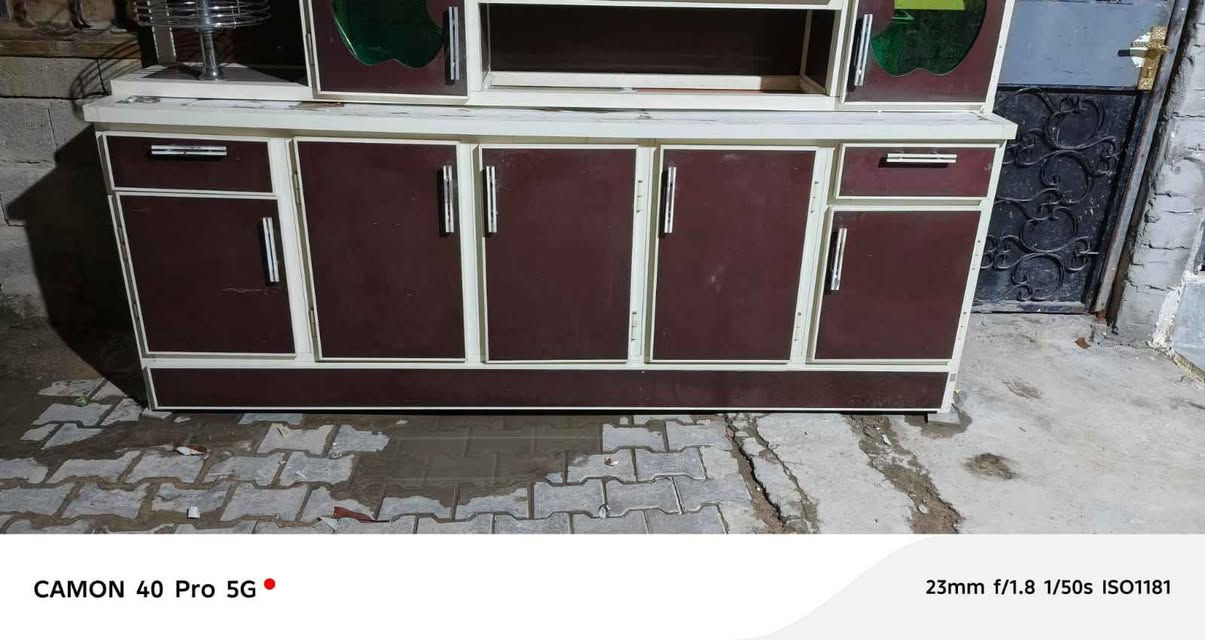 كاونتر ثلاث قطع السنك مترين 
الكاونتر مترين ونص 
العنوان البصره الخليليه 
الرقم *********** البصرة, العراق
