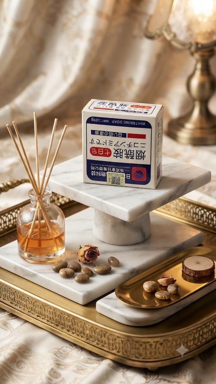 منطقة زين القوس مربع الذهبي قرب مدرسة الشهيد يعقوب ***********

نص مكتوب في الصور:
- واقي شمس Sun Treatment الكوري واقي شمس ومفتح لون البشرة ومفتح للتصبغات والكلف واقي شمس من EKEL منتج فائق الحماية من أشعة UVA يعمل على تفتيح لون البشرة يمنه الجلد من الجفاف الناجم عن التعرض لأشعة الشمس يحتوي على مؤشر عالي للحمايه spf50 يناسب جميع انواع البشره يعمل ع ترطيب وتغذيه البشره وزياده المرونه وتنعيم يتكون من فيتامين E الالقيرا الصبار خفيف على البشره لايترك أثر سريع الامتصاص
- CeraVe DEVELOPED WITH DERMATOLOGISTS SA Cream for Rough & Bumpy Skin كريم مرطب ومقشر لطيف يساعد على تنعيم البشرة الخشنة والمحببة واستعادة حاجزها الواقي يقشر بلطف إزالة الخلايا الميتة والانسداد المسام يدعم الحاجز الواقي بفضل السيراميد و النياسيناميد يرطب بعمق ويحافظ على نعومة ونضارة البشرة CeraVe DEVELOPED WITH DERMATOLOGISTS SA Cream for Rough & Bumpy Skin Exfoliates & moisturizes while helping to restore the protective skin barrier ESSENTIAL CERAMIDES طريقة الاستعمال 1 اغسلي بشرتك بغسول لطيف وجففيها جيداً. 2 ضعي كمية مناسبة من الكريم علي المناطق المراد علاجها. 3 دلكي بلطف حتى يمتصه الجلد بالكامل. 4 يُستخدم مرة أو مرتين يومياً حسب الحاجة أو حسب توصية الطبيب. ملاحظة • للاستخدام الخارجي فقط. • تجنبي ملامسة العينين. • اختبري على منطقة صغيرة من الجلد قبل الاستخدام. • في حال حدوث تهيج، أوقفي الاستخدام واستشيري الطبيب. المكونات الأساسية BHA حمض الساليسيليك 2% يقشر بلطف وينعم البشرة الخشنة والمحببة وينظف المسام. النياسيناميد يساعد على تهدئة البشرة وتقوية حاجزها الواقي وتوحيد اللون. 3 سيراميداس أساسية تساعد على استعادة وترميم حاجز البشرة الطبيعي. فوائد الكريم ينعم الملمس الخشن والمحَبب يرطب البشرة بعمق يدعم حاجز البشرة الواقي مناسب للبشرة الجافة والخشنة خالي من العطور وغير كوميدوجينيك للحصول على أفضل النتائج، استخدمي واقي شمس نهاراً.
- 1/6