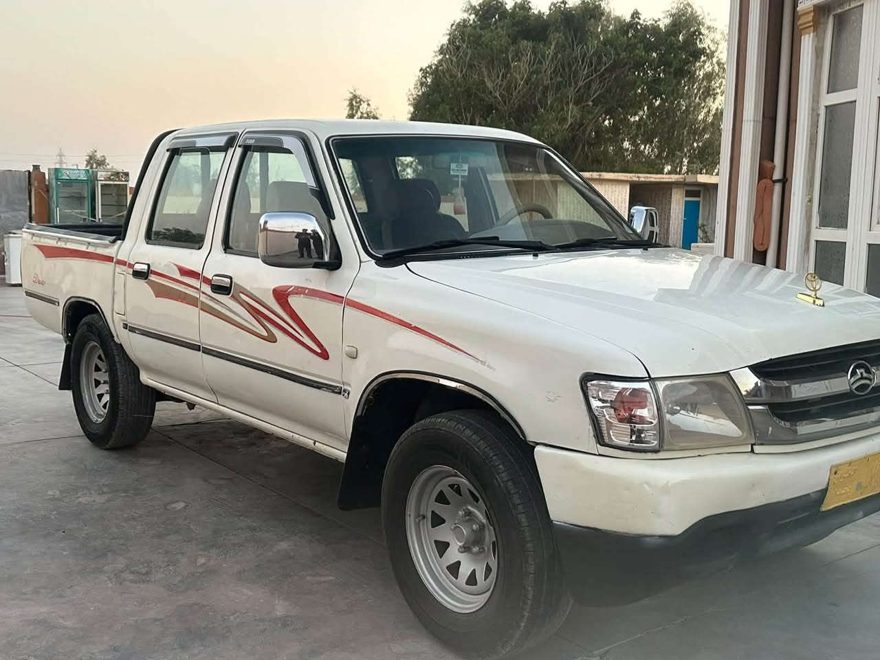 مۆدیل 2006
مەکینە کابلیتەر 
بەشەرت سبوخی نییە 
4 تایەی لۆکی لەژیرە
رەقەم بغداد بەشەرت
***********
