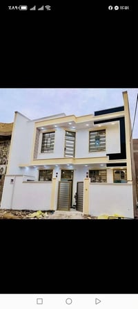 مربع ١٠×١٠ • طابقين • ٣ غرف