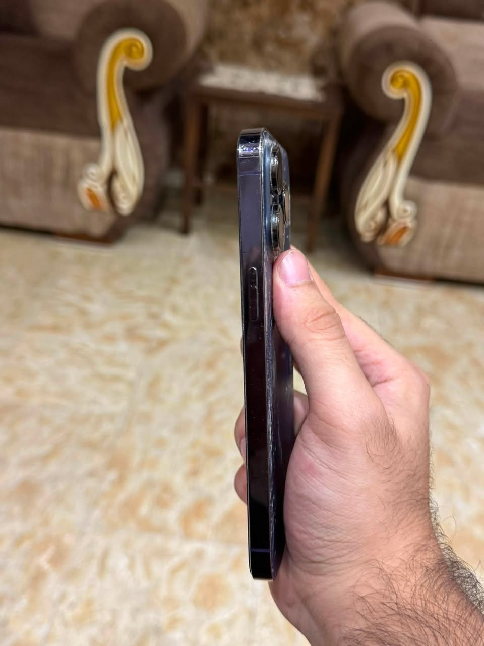 ايفون 14 برو ماكس للبيع الجهاز شرق اوسط شريحه وحده كارتونته الاصليه موجوده الجهاز نضيف امانه الله وكفالة عامه ما مفتوح نهائياً كلشي بي اصلي 

فقط الظهر الاصلي مكسور  وما مستبدل الظهر 
والبطارية خدمه نسبتها 78‎%‎ وصرف ما يصرف خير من الله الشحن يكفيني يوم كامل بوبجي واستخدام شخصي متواصل  

تجي تفحص تشوف اختلاف بالكلام غير المكتوب تاخذه بلاش وتروح 

السعر: 730 الف وبي مجال 

الرقم: ***********
متواجد واتساب واتصال فقط

العنوان: بغداد العبيدي شارع عشرين
