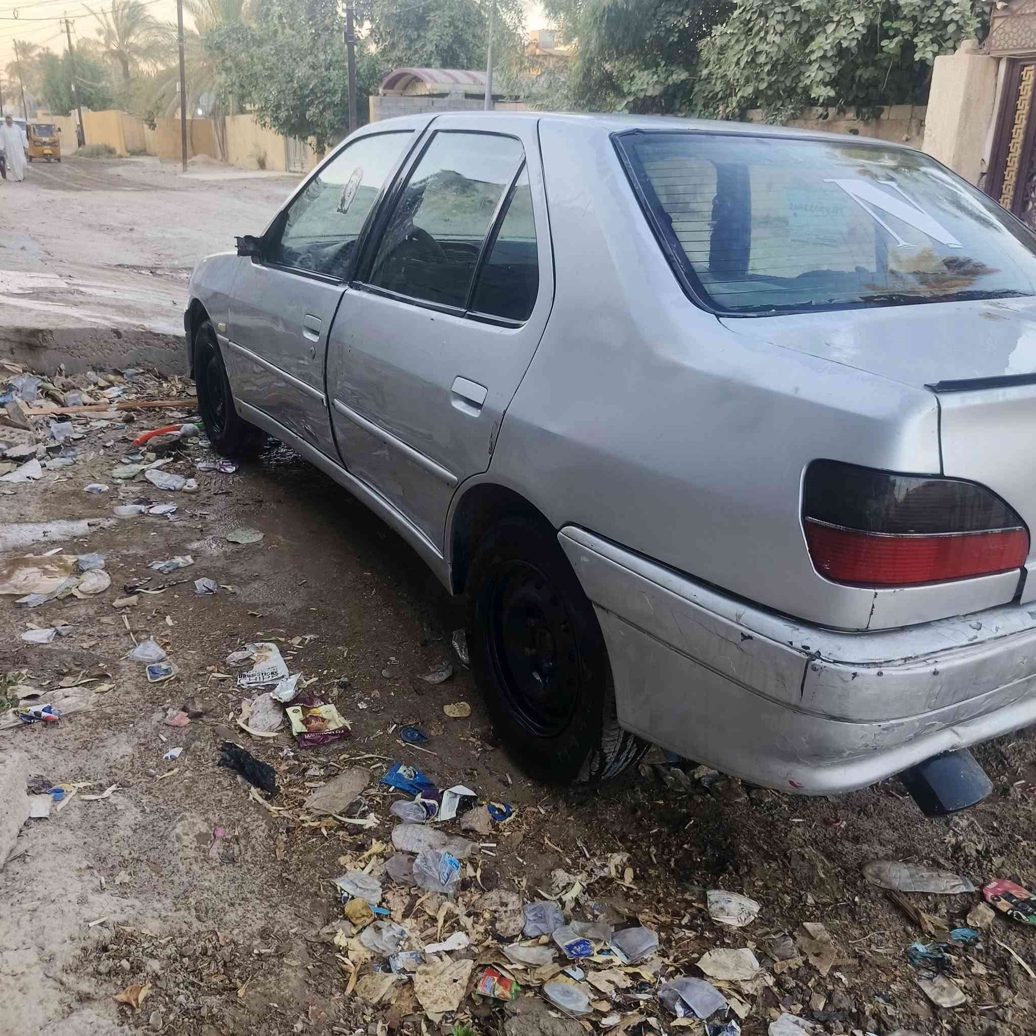 2002 رقم بغداد بدون تحويل يعني ابيع بدون راعي و للعلم راعيها موجود
كير محرك تخم تاير  تبريد شغال سياره جاهزه 
***********
