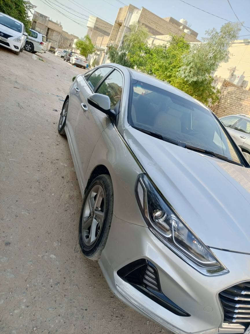 ***********و ***********سوناته خليجي موديل 18 رقم بغداد دولي محرك 4 سلندر دوش بيها منضومه غاز جاهزة بيها صبغ مكانات كامره شاشه حساس خلفي اشاير بلمري مري شفط تبريد قطعتين مكانها النجف النجف, العراق
