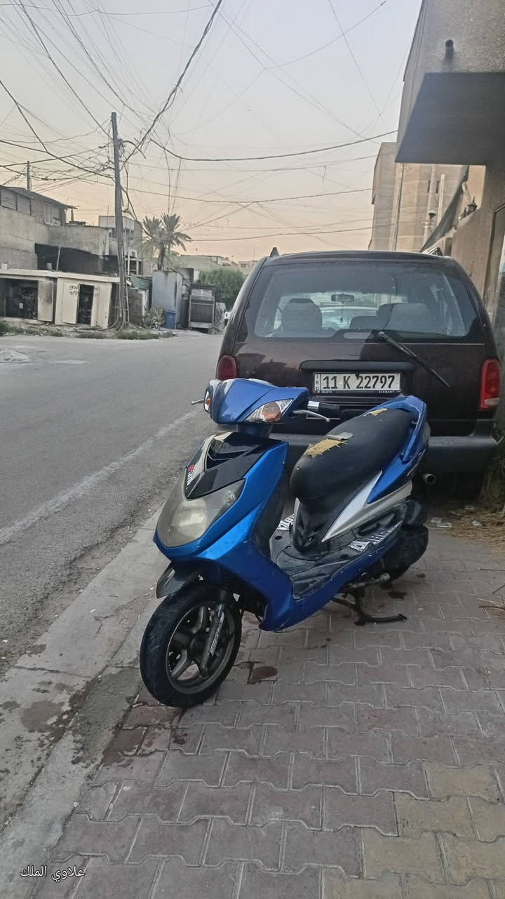 سلام عليكم
سكنس فحل 
لون أزرق مميز
مكينه جديد
زوج تايرات جدد
صدر امامي خلفي جديد
كفر كله صالي وختم واحد
اوراق موجودة
دراجه كلش حلوه وما نقصها برغي
سعرها 680وبيها مجال
مكان الغزالية
***********
***********
