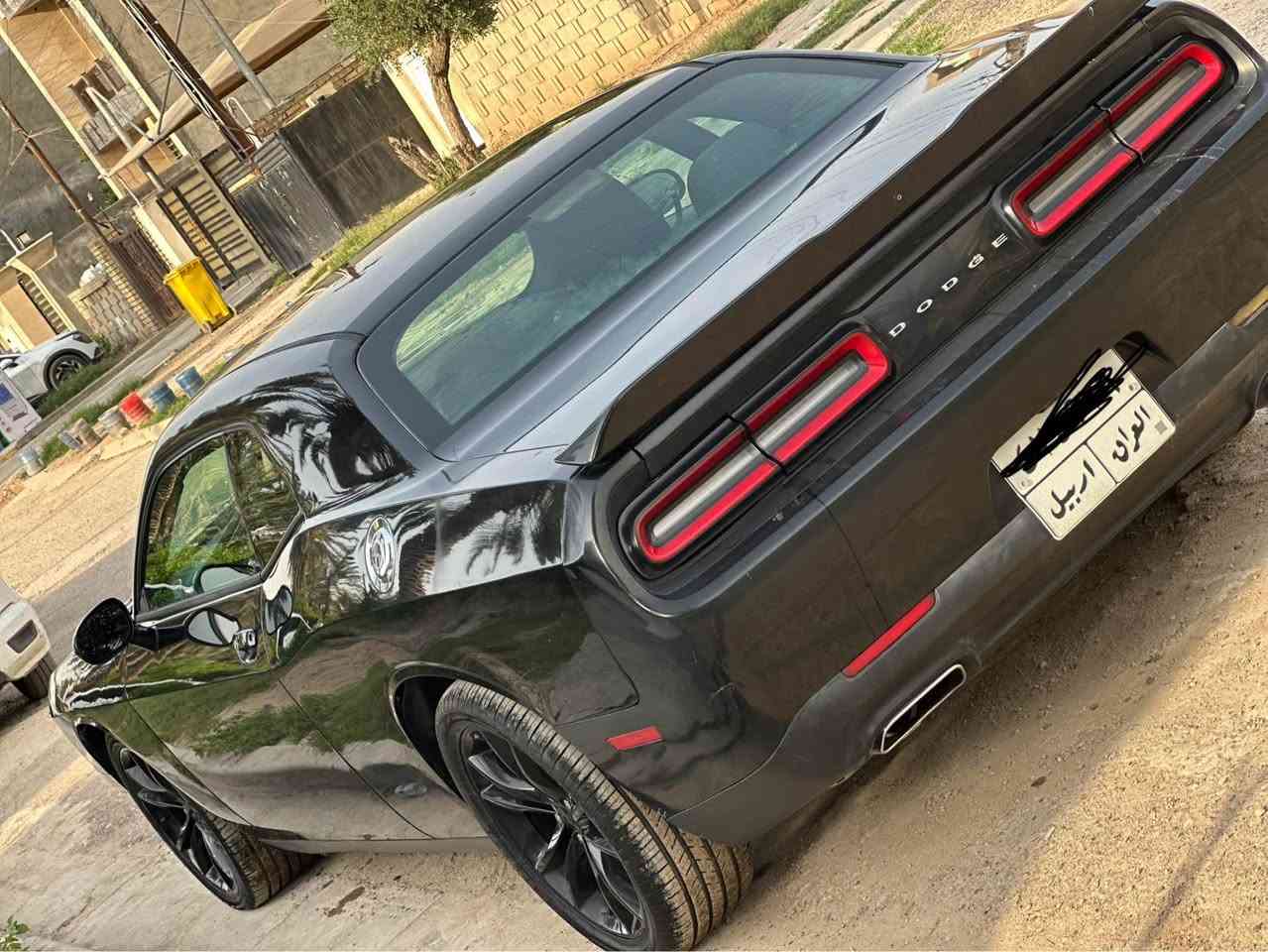 السلام عليكم … للبيع جالنجر ٢٠١٦ رقم اربيل sxt حادث امريكا جاملغ ايمن خلفي ( يحتاج اعادة صبغ ) الايرباكات سليمة عدى ايرباك البردة وبيه بالعراق جاملغ امامي ايسر بارد فقط بدون صبغ اوفتح .. كير محرك تبريد صدر جديد بيه ملاحظات  بسيطة مكان السيارة بغداد الغزالية للبيع فقط واعتذر عن المراوس السعر ١٣٥
*********** بغداد, العراق
