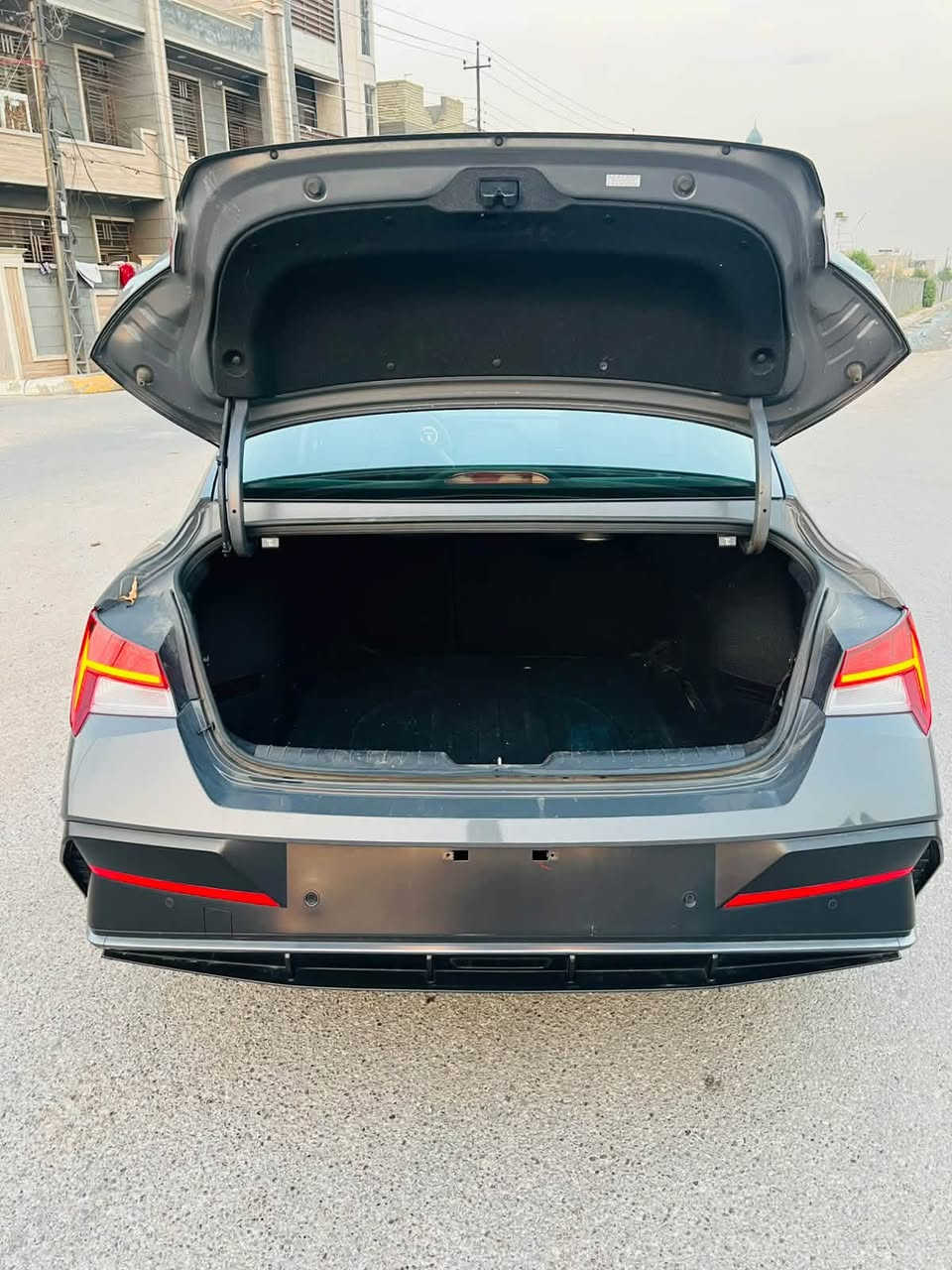 🚘 Hyundai Elantra Hybrid 2024 Limited وارد أمريكي 🇺🇸

✨ Limited – فل أوبشن
🔹لون رصاصي غامق موضح بالصور
🔹 هايبرد 1.6 GDI
🔹 قير DCT 6 سرعات
🔹 فتحة سقف كهربائية 🌙
🔹 جلد H-Tex
🔹 مقاعد أمامية تبريد + تسخين 🔥❄️
🔹 كرسي سائق كهربائي + ذاكرة
🔹 شاشة وسطية 10.25” + شاشة عدادات رقمية 10.25”
🔹 Navigation + Apple CarPlay + Android Auto
🔹 شحن لاسلكي 📱
🔹 نظام صوت Bose Premium 🔊
🔹 Smart Key + تشغيل عن بُعد
🔹 Smart Trunk
🔹 LED أمامي وخلفي
🔹 جنوط 17”
🔹 كاميرا خلفية + حساسات
🔹 Blind Spot + Rear Cross Traffic
🔹 Lane Keep Assist
🔹 Smart Cruise Control
🔹 Forward Collision Avoidance
🔹 Highway Driving Assist
🔹 أنظمة أمان متكاملة

⛽ اقتصادية جداً بالوقود ومناسبة للاستخدام اليومي
 
للاستفسار على الرقم ***********
                                                  ***********
