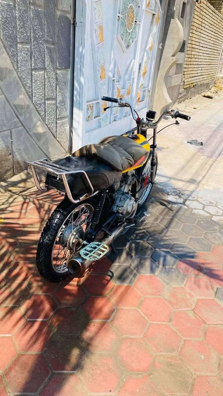 دراجه للبيع ادوات سعره ٢٥٠ او بيه مجال بسيط الاستفسار 0782132689 موجود وتساب مكان سوق الشيوخ
