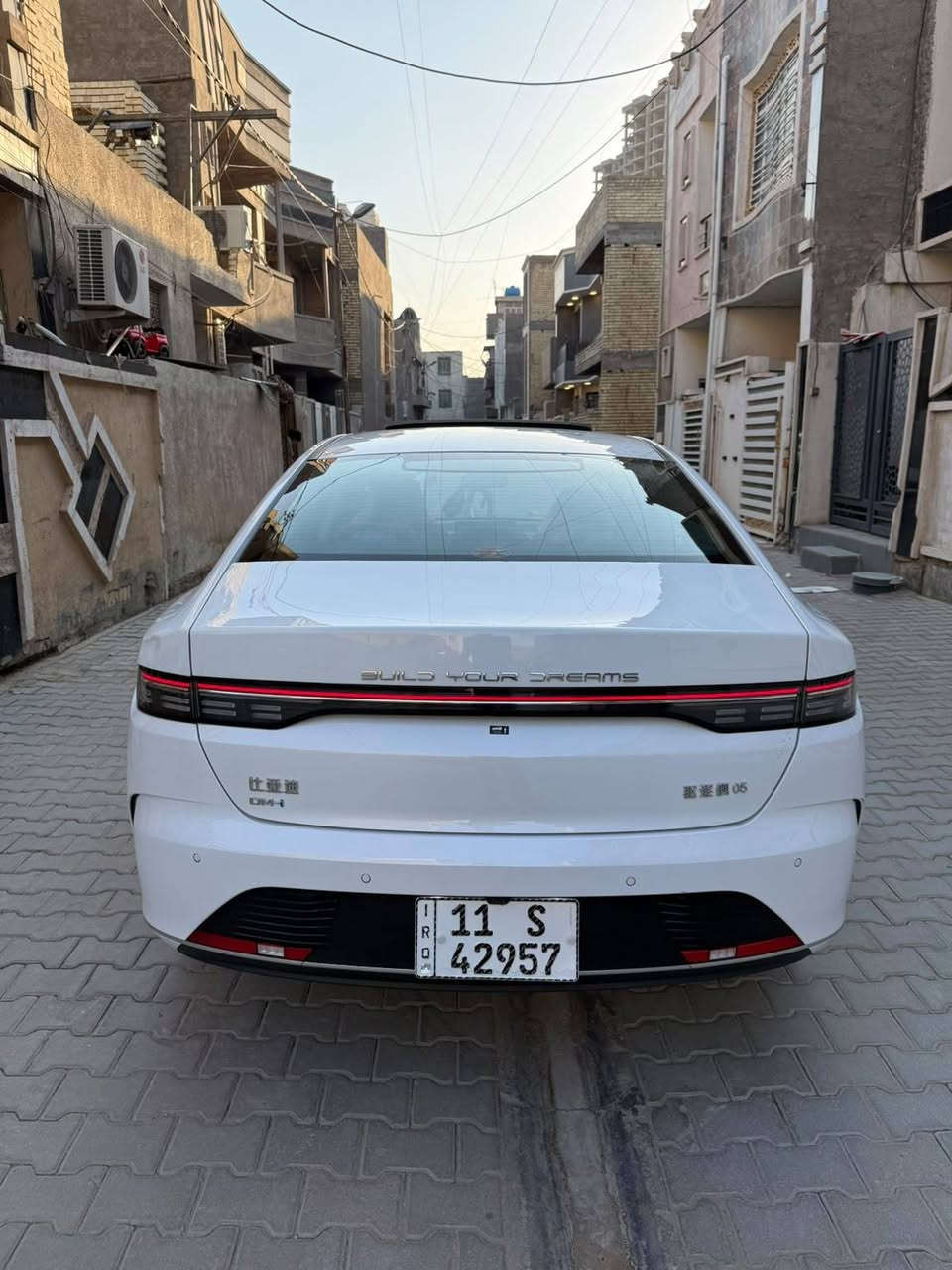 بيوايدي موديل ٢٥ بعده  زيرو ماشيه الكلي ١٠ ألف بيه بس رصعه موضحه بصوره سنويا بسمي السياره فول ١/١ ***********سعر 20500 عشرين وخمسمائة ألف المكان بغداد حي العدل بيه مجال حك الجيه
