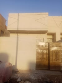 ورحمه الله وبركاته لدينا بيت للبيع مساحه 100 متر مربع العنوان بغداد كر...