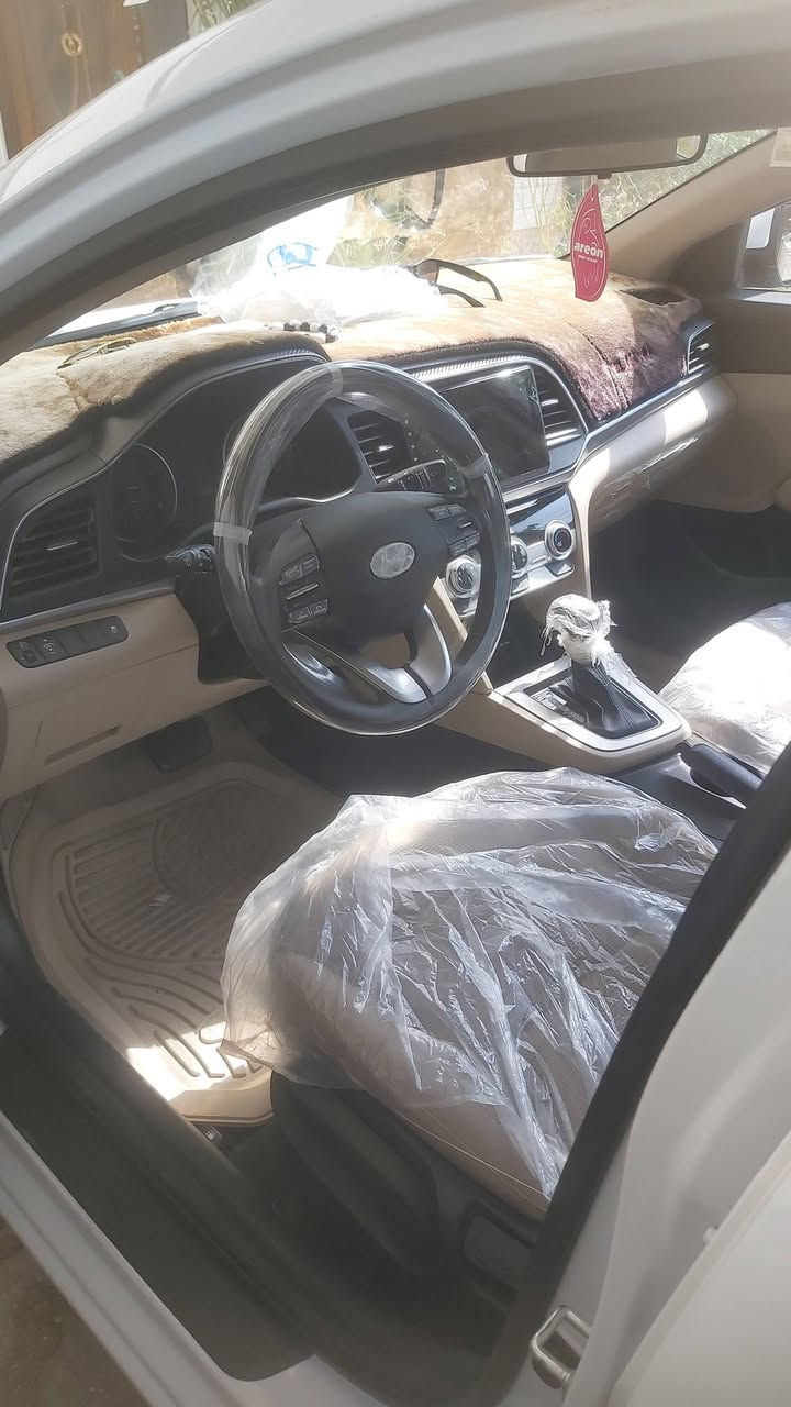 النترا موديل ٢٠٢٠ خليجي  ماشي ٥٣ حقيقي كيلو سياره مكفول من كل  شي سياره بدون فتحه بدون بصمه رقم تلفون ***********
