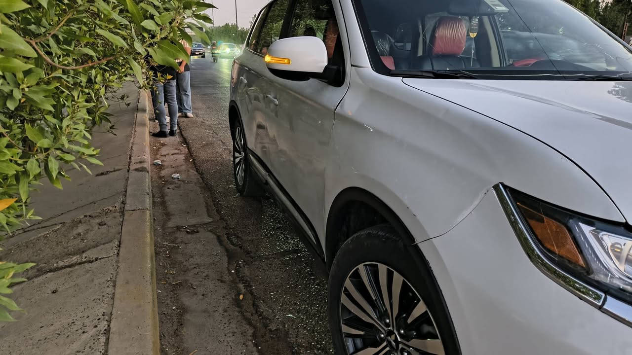 السلام عليكم
اوتولاندر ياباني موديل 2019 
وارد امريكي  فئة SEL 
ضررها جاملع ايسر 
فقط مصلح وبدون تبديل 
ليبل واحد السيارة كلها 
السيارة 7راكب 
مري شفط 
نقطة عمياء 
جنطة كهرباء 
شاشة سمارت 
كشن هيتر 
فور ويل 
ماشية 72الف 
السيارة جاهزة من كلشي 
تخم تاير ، باتري جديد 
موجوده ببابل ورقم بابل و باسمي 

للتواصل *********** 
السعر 140 وبي مجال
