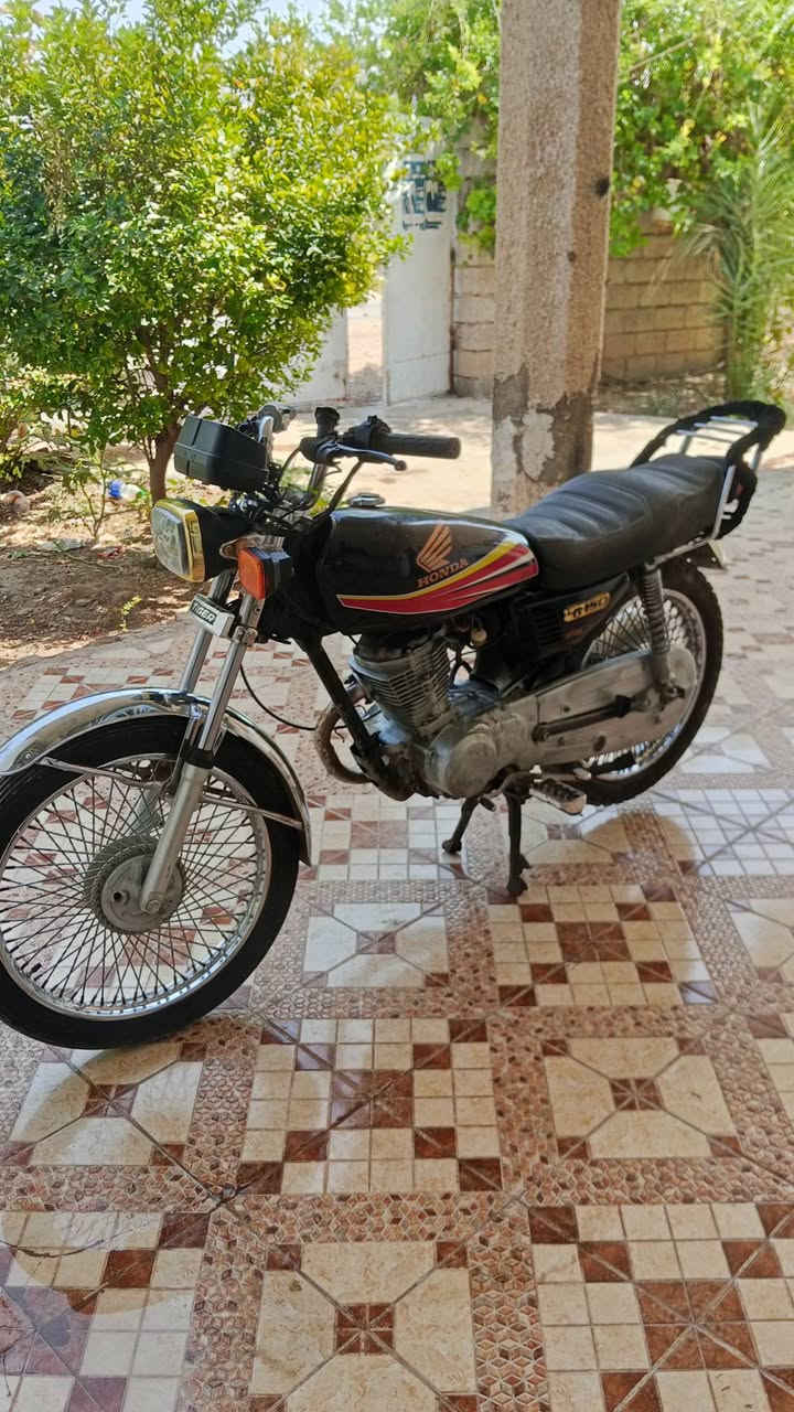 سلام عليكم  تايكر 21كفاله   دراجه  نضيف  الدراجه ما نقصه شي اصلن تركع هندر او تكلع ما توكف  والله  المكان الخالص الغابيه الستفسار على الرقم ***********
