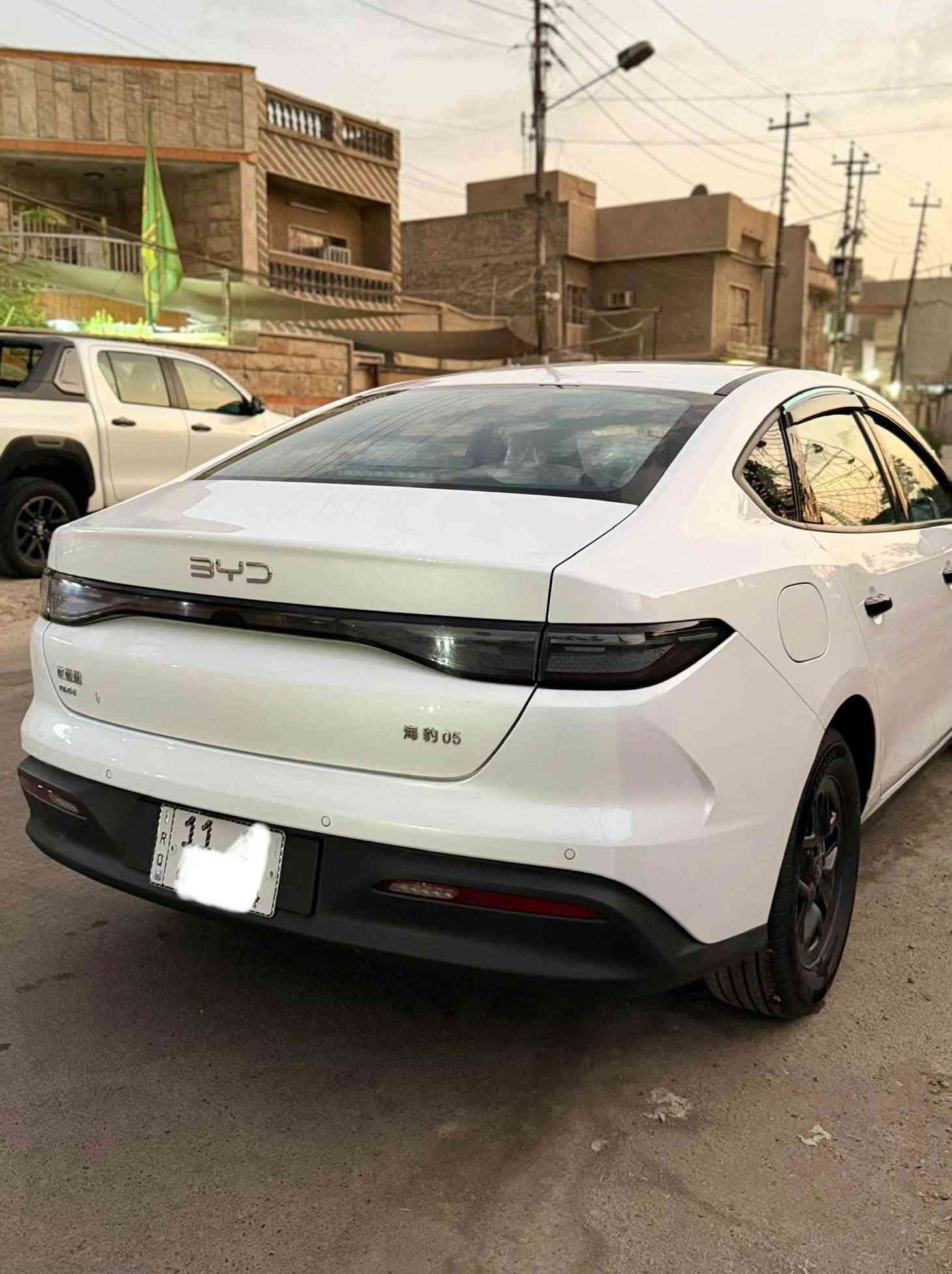 للبيع بي واي دي سيل فايف 2025 داخل جلد ابيض سياره مخليلهه سستم كامل السياره كفاله عامه من الصبغ والبارد والتبديل بيهه فقط شخط بسيط موضح بالصور سياره نضيفه وجديده السعر والاستفسار اتصل عالرقم عنواني بغداد الرصافه 
***********
