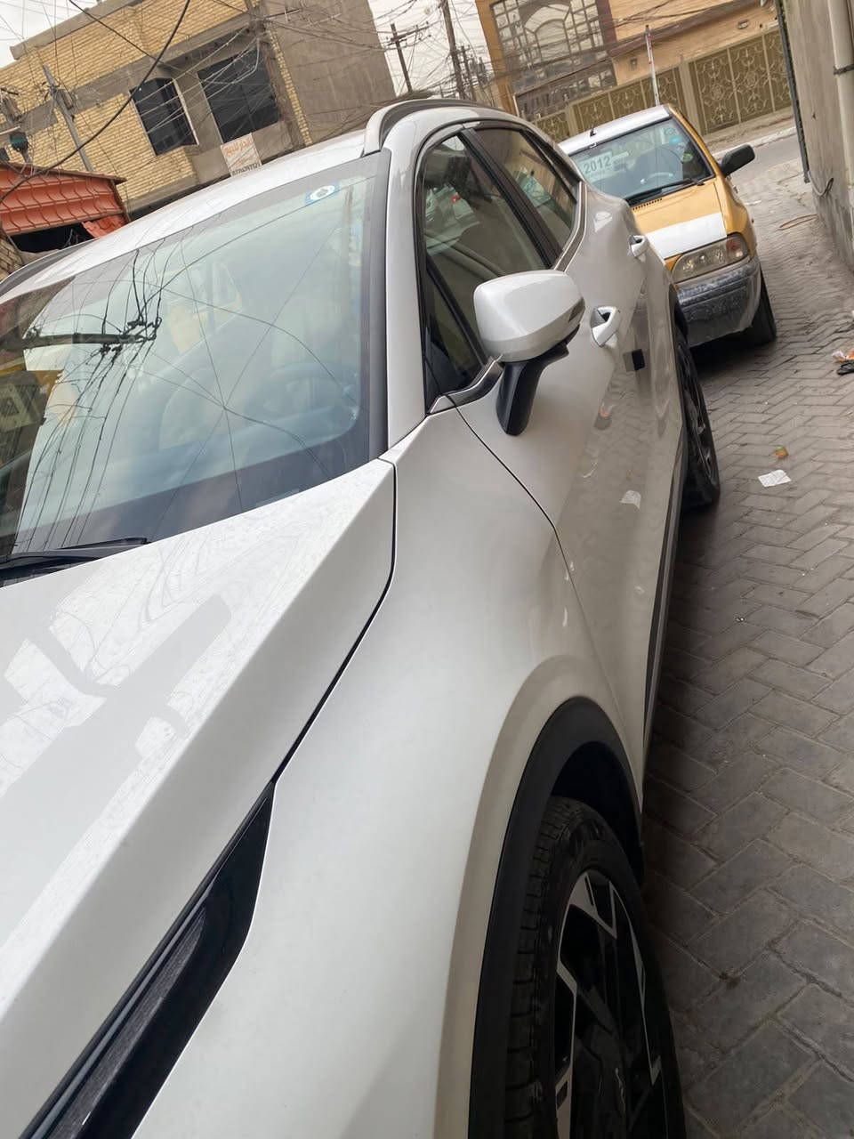 سبورتج موديل 25 خليجي 
ماشية 34
صندوك كهرباء
داخل بيجي 
الجاملغ الايمن بي صبغ قليل
السعر 220 وبيها مجال 
مكاني الامين الثانيه 
***********
