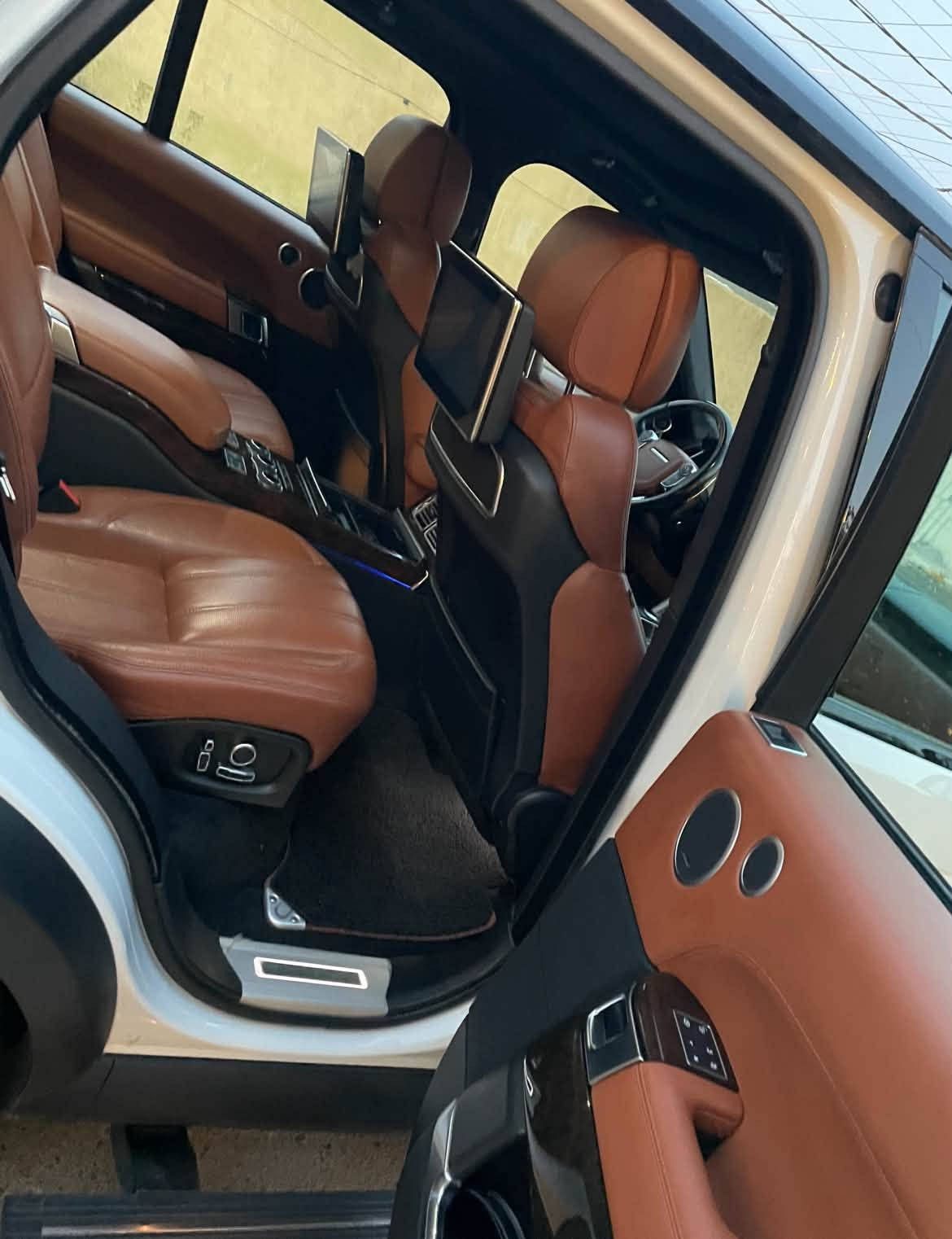 فوج أوتوبيوغرافي • V8 • ٦٨٠٠٠ كم