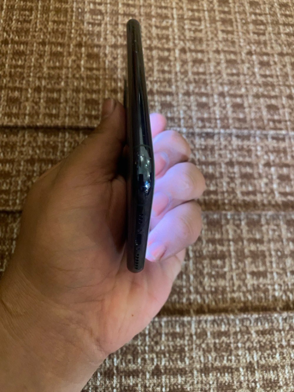 جهاز ١١برو ذاكرة ٢٥٦ جهاز نضيف مبدل شاشة اصلية وبطارية شاشة بيه فطر بل كلاسة خفيف مكاني بغداد العبيدي سعرة ١٧٥ ً***********