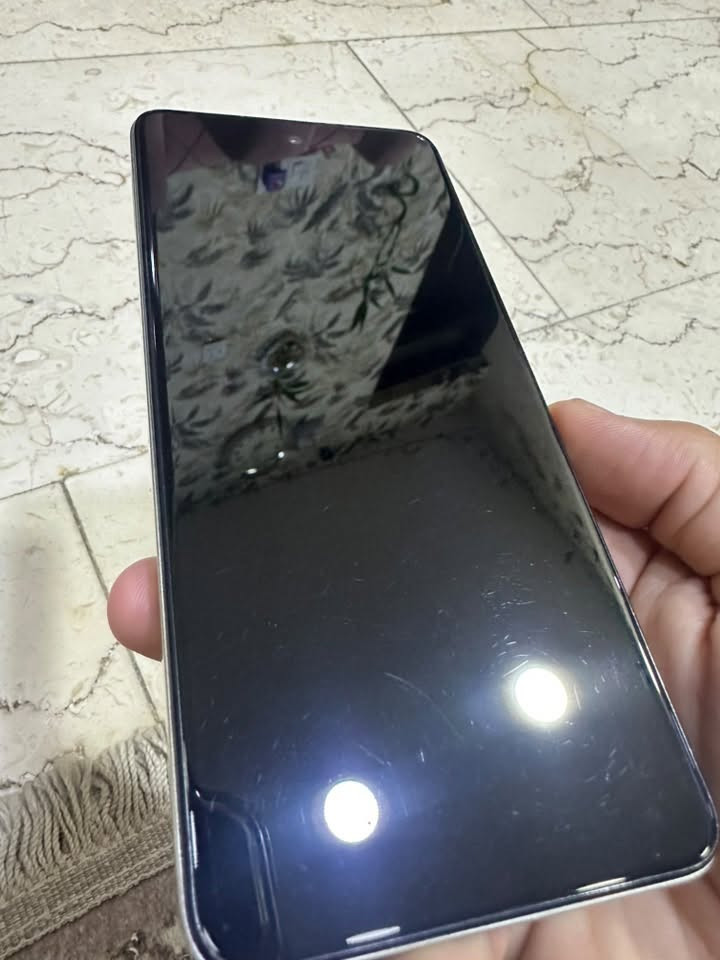 السلام عليكم للبيع فقط
📱 Tecno Spark 20C

🔥 ذاكرة 256GB

⚡ رام 8GB

📸 كاميرا خلفية 50MP

🤳 كاميرا أمامية 8MP

🔋 بطارية قوية 5000mAh

⚡ شحن سريع 18W

🔊 سماعات Stereo

🔐 بصمة جانبية

📱 شاشة كبيرة 6.6 إنچ

📡 يدعم 4G

سعره ١٠٠ الف وبي مجال بسيط جداً واتساب ***********

مثل ماموضح بالصورة بي خدوش بسيطة والباقي نضيف
