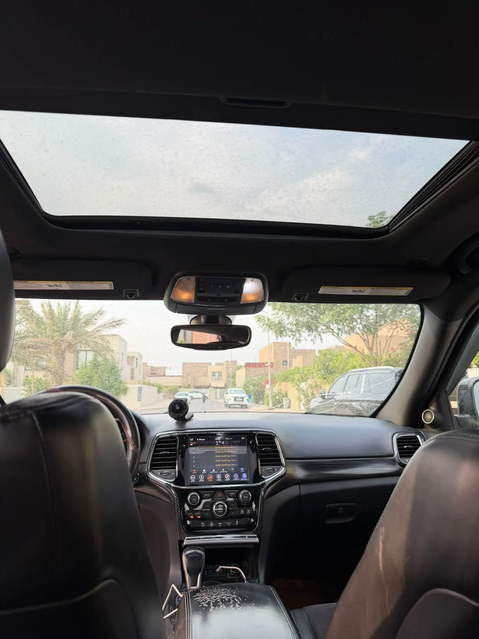 السلام عليكم
للبيع جيب بلاك توب 2019رقم بغداد باسمي 
وارد امريكي سياره كلين مكفوله فقط طخه دعاميه الاماميه
مواصفات 
حساسات خلفيه 
صندوق كهرباء
كشنات جلد 
توقف ذاتي عنده الرجوع 
ومواصفات اخرى كثيره
📞 *********** 
متواجد واتساب
