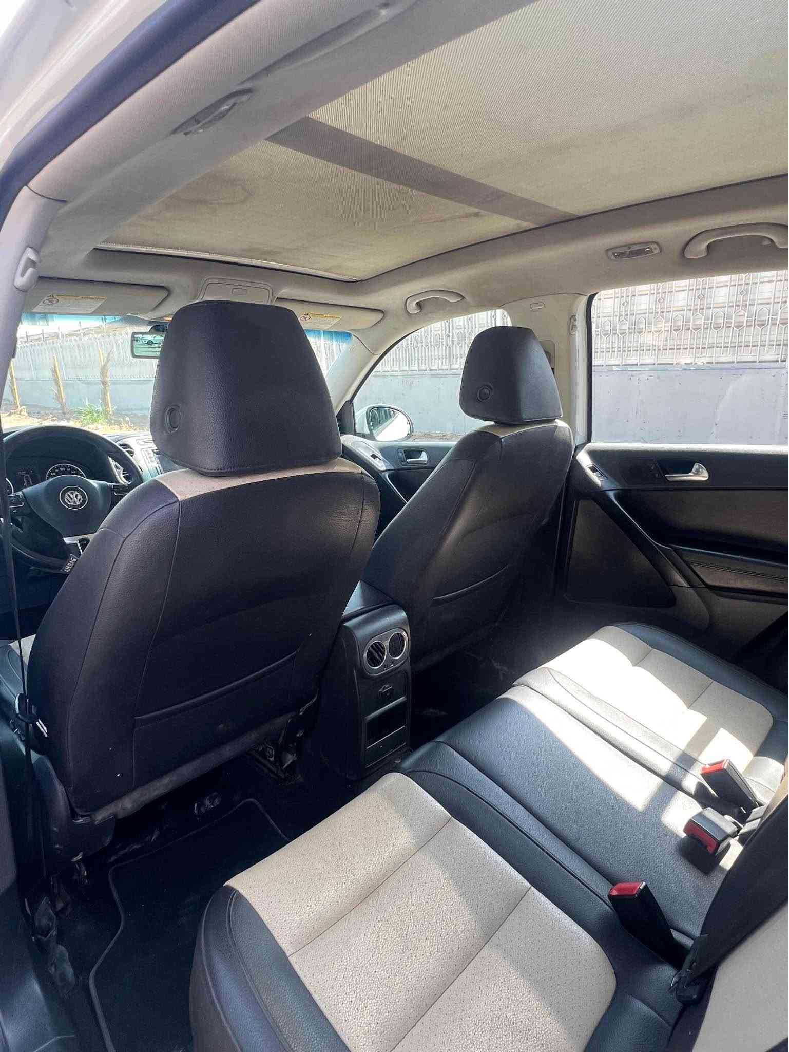 Volkswagen tiguan 2017
فولكسواكن تيكوان موديل 2017
مەکینە 20 تۆربۆ
فول مواصفات پانوراما
كوشن جلد - كوشن هيتر - سوكان فوليوم - تحديد سرعة - بصمة - كامرة - carplay - دبل اكسل - بريك بصمة 
گێر مەکینە بەشەرت 
 بونت چاملغ بوياغه بي ناو گرتن بي ارباك 
بيها بونت جاملغ بدون دواخل 
رقه مه م سه نه وي نوييه هه زه نويه 
رقم سنوي جديده 
سعري ته نها ١١٥ مجال 
سعرها ١١٥ ورقه مجال 
رقم تلفون 📞/ *********** 
مكان اربيل أربيل, العراق
