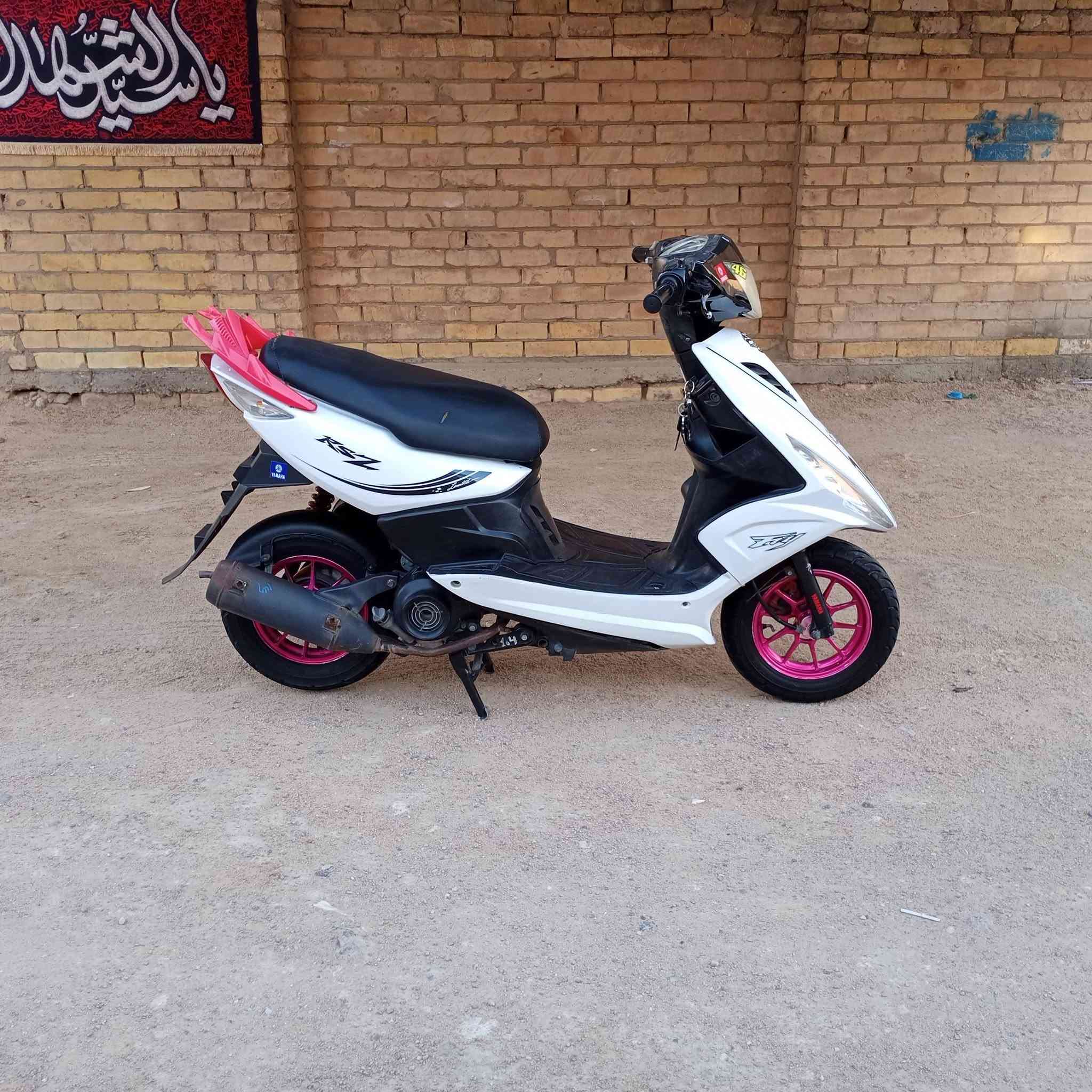 السلام عليكم دراجه بانزين نوع ماكس مضلع جديد مكينه نضيفه ومشروطه  السعر خاص ***********
