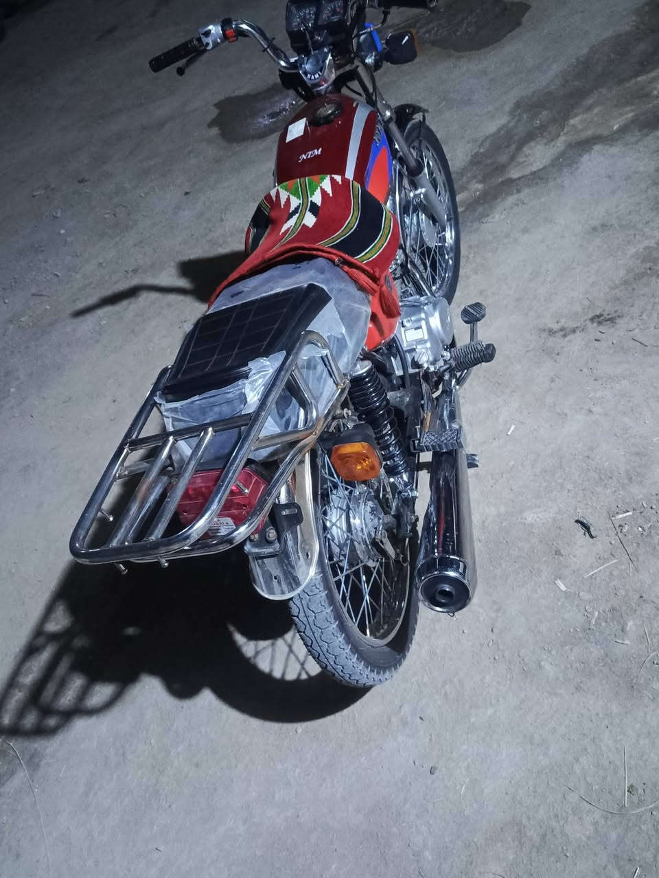 السلام عليكم دراجه للبيع نامه شلامجه موديل 24 وشاصي 15وراق صولي مكينه شلعه ومعدل فول كامله من كل مواصفات سعر 800وبيه مجال المكان طوريج والرقم والاستفسار ***********
