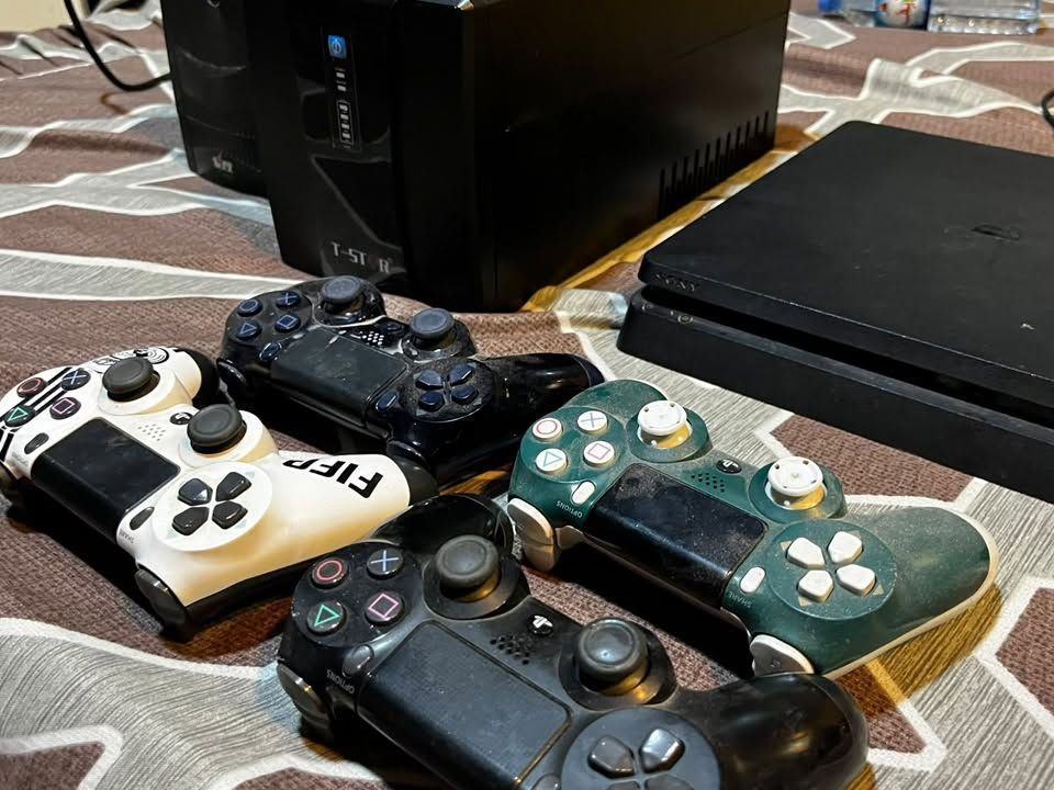 🎮 بلايستيشن 4 للبيع

🔹 هارد 512GB
🔹 مهكر
🔹 ويا 5 ألعاب
🔹 4 جوستكات
🔹 شاحن جوستكات
🔹 2 UPS

💰 السعر: 350 ألف دينار
📍 العنوان: بغداد – شارع فلسطين
📞 للاتصال: ***********
