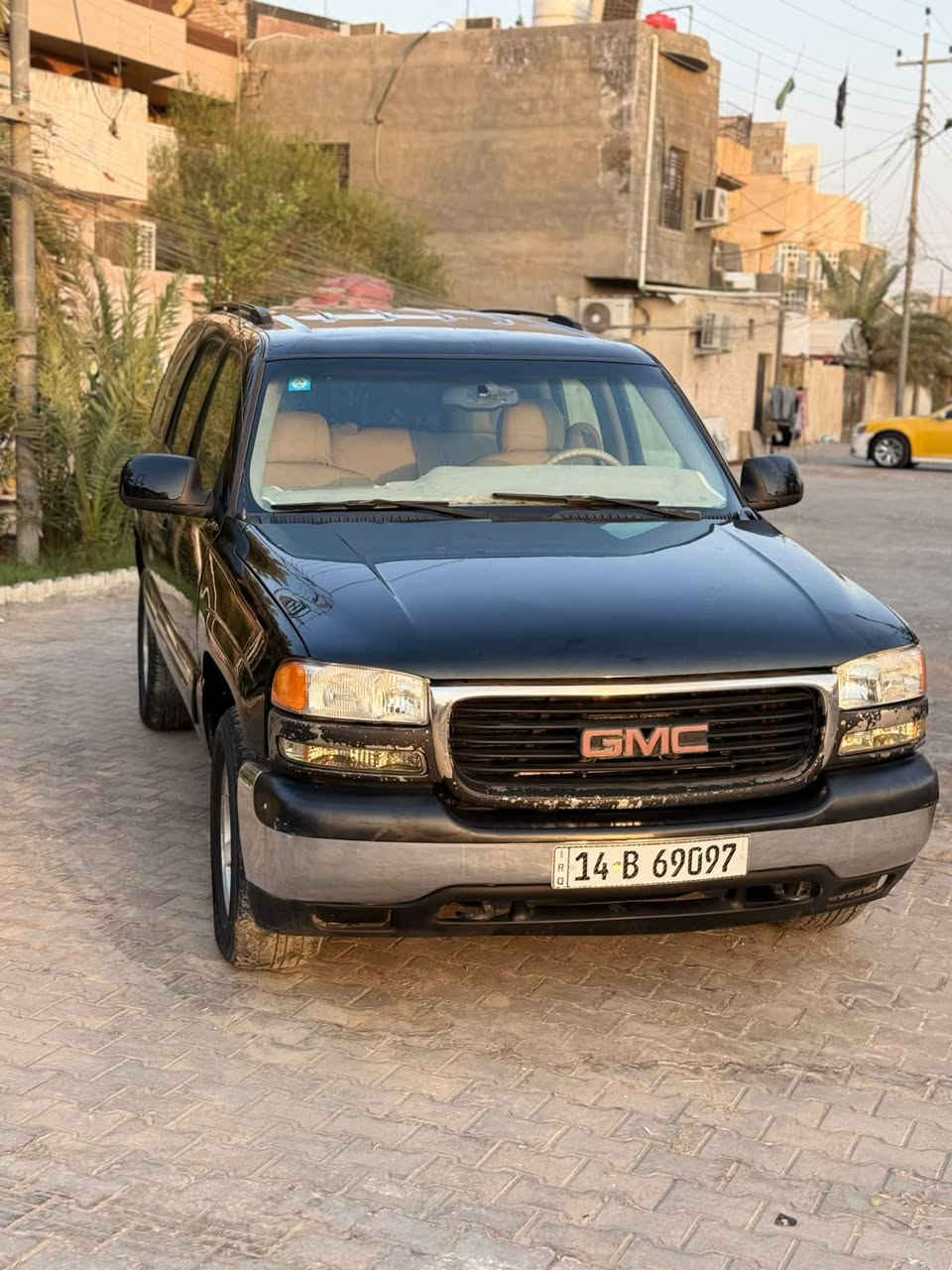 السلام عليكم ورحمه الله وبركاته
سياره يوكن 2006
سياره رقم جديد
مكينه وكير مكفولات 
سياره صبغ عام
حداديه 70/100
تبريد شغال 
دواخل سياره حلوه 
مكان سياره بصرة 
رقم تليفون***********
