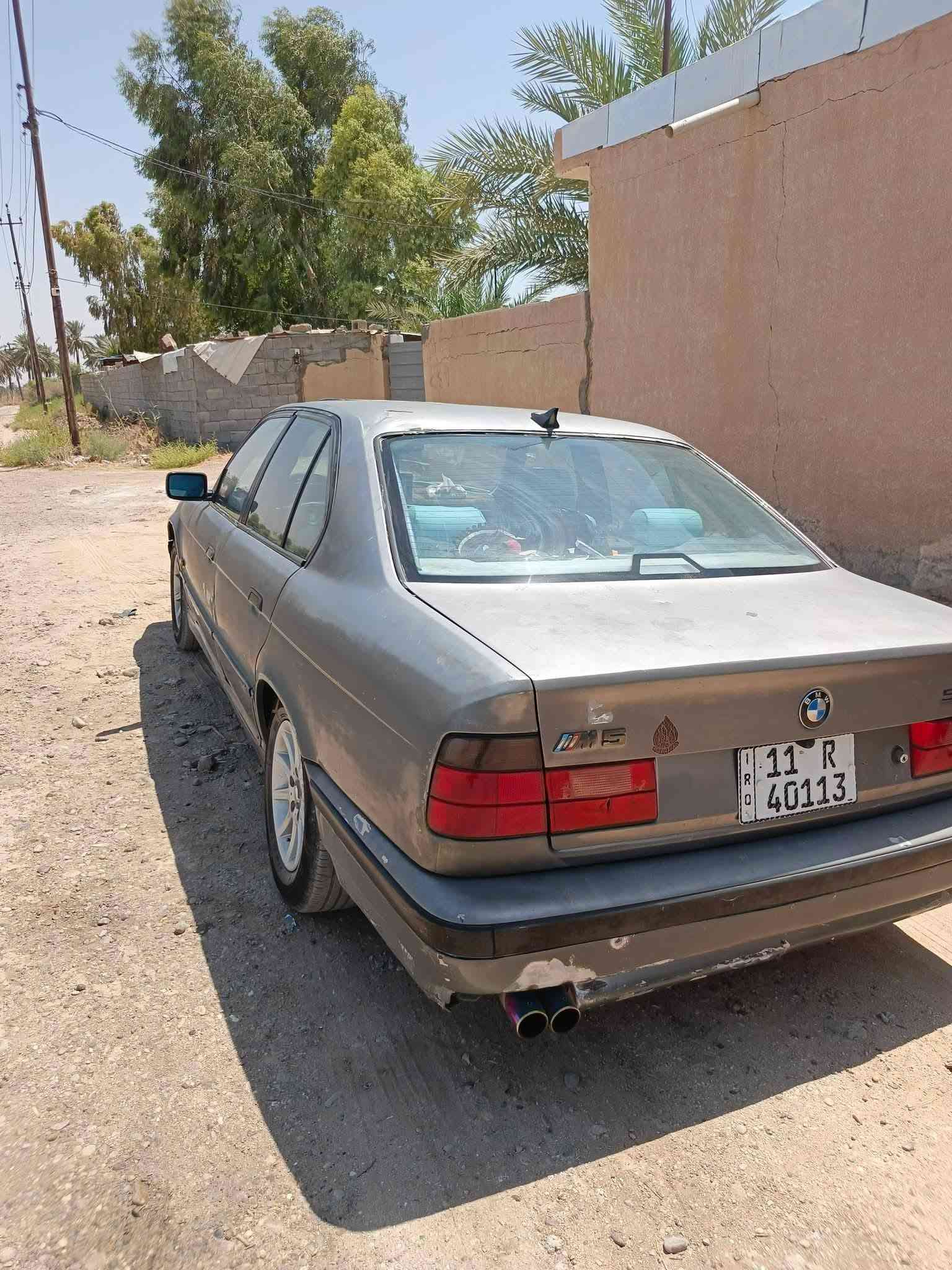 السلام عليكم ورحمة الله
‎بي ام دبليو 1991 وارد يابان دبل حاسوب ٥٣٥ وعليها محرك مسكر ٢٥
‎سيارة باسمي تحويل ثاني يوم رقم بغداد رقمها حلو 40113 
‎محرك جديد لا تنقيص ولا تبخير
‎كير اوتو وضع سبورت وايكو
‎تبريدها ثلج بس من بدلت المحرك مجبت قايش 
‎للكمبريسر
‎صدرها ٨٠٪
‎عليها منظومة زنون عالي ناصي وبلوجكترات
‎انارة داخلية ريمونت
‎شاشة اندرويد اوتو وابل بلي وكامرة رجوع
‎داشكام امامي وخلفي
‎عليها كت ام
‎غرفة حلوة ومدوشمها تركواز
‎سيارة كاعدة ونصبتها حلوة
‎كشرها كله بلادي بيها طخطخات من الشارع
‎السيارة تحتاج صبغ لان جاردة.. بيها شوي معجون وصبغ بالقمارة واكعة عليها طلقة .. سلايت شغال بس تحتاج سجة، الصالنصة طكت ووكعت موجودة كاملة تحتاج بس لحيم. 
مكاني بغداد
‎السوك كلشي بي حتى ب ٢٠ تلكة والسيارة متعوب عليها ومصروف عليها هواية وتروح فدوة لاصغر واحد بيكم. 
‎رايدها ب ٨ ملايين قفل
‎***********
