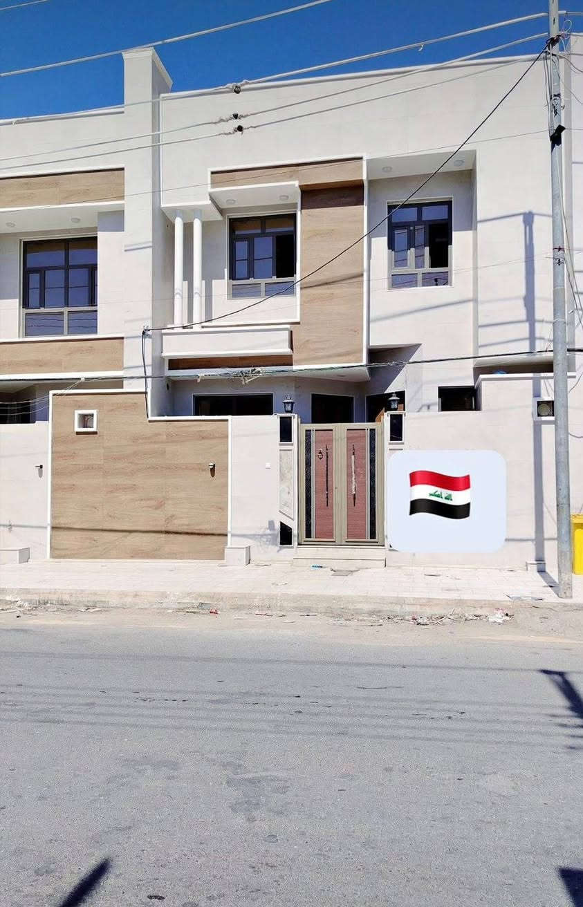 بيت بحي اور شارع النزاهه عرض الشارع 15 قرب المدرسه الكويتيه بالمربع الذهبي بناء درجه اولئ يتكون من الطابق الاول غرفه وصاله واستقبال ومجمع الصحيات خارجي وداخلي والطابق الثاني يتكون من 3 غرف وصاله وصحيات وبناء كل لوح وشغل درجه اولئ والسعر ب      290وبي مجال
السلام عليكم ✋

 مساحه كل بيت 105 واجهه 8 ونص 

بيت بحي اور شارع النزاهه عرض الشارع 15 قرب المدرسه الكويتيه بالمربع الذهبي بناء درجه اولئ يتكون من الطابق الاول غرفه وصاله واستقبال ومجمع الصحيات خارجي وداخلي والطابق الثاني يتكون من 3 غرف وصاله وصحيات وبناء كل لوح وشغل درجه اولئ التواصل التصال على رقم *********** وتساب https://chat.whatsapp.com/FxVb1eGmu0wHuniP0RmYnz
