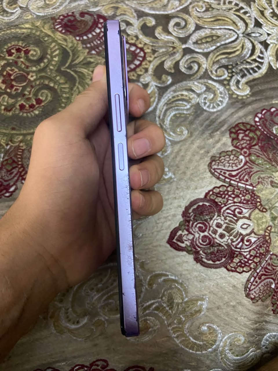 السلام عليكم 
هونر X6b للبيع 
يحتاج بس شاشه فقط
مابي شي كله شغال بس الشاشه مكسوره وتشتغل هم
مكاني بغداد الدوره
رقمي ***********
