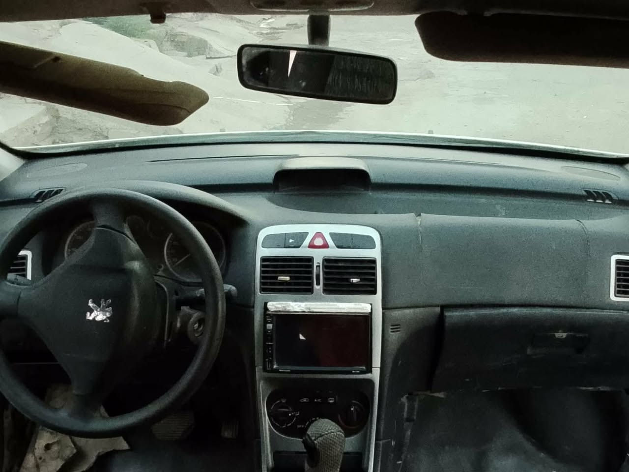 السلام عليكم سياره بيجو فرنسي ٣٠٧ موديل ٢٠٠٤ رقم بغداد محرك  وكير وتبريد بيع مستعجل ب٣٨ وبيها مجال قليل  مكانها بغداد المحموديه والتفاصيل أكثر الاتصال *********** @ ***********
