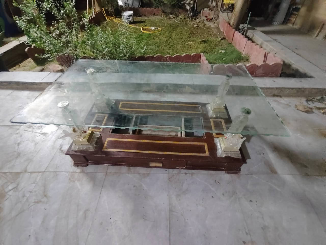 السلام عليكم  معرض مكتب سعره ٤٠الف / ميز طعام ويا ثلاث كراسي سعره ٧٥الف طبله كبيره سعر١٥ الف  مبايل *********** شكرآ
