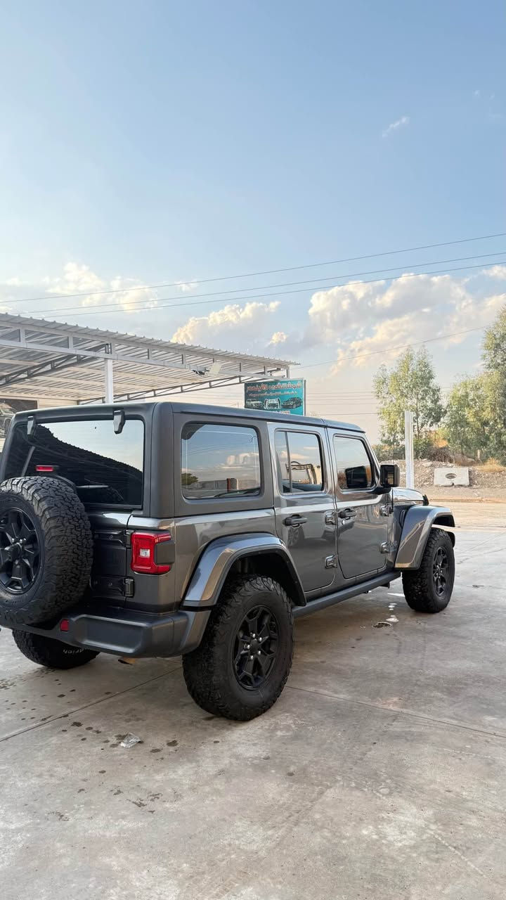 jeep rangler hybrid
مۆدیل ٢٠٢٣
٥٦ هەزار رۆیشتییە
رەسمی سۆنەرم دانایە
٤ پستنی هایبرێد 
سەعری ٢٥٠ و مەجال
ژمارەی موبایل *********** أربيل, العراق
