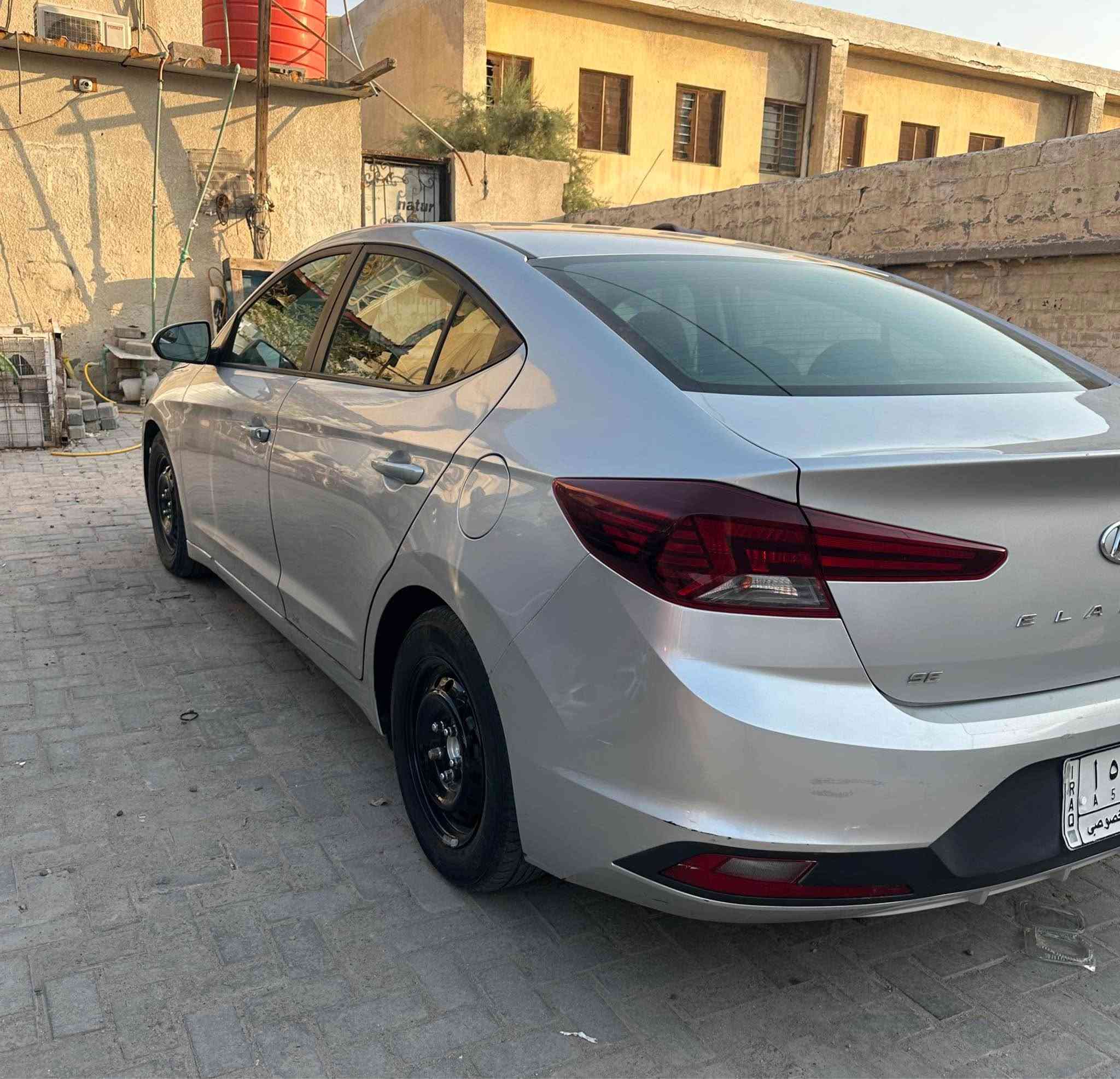 يالله السلام عليكم النترا موديل 2019 وارد امريكي بصره حره حادثه تقرير مياه امطار مكفوله من ضربه وصبغ وتبديل محرك 2000 دوش ماشيه 108 حداده تبريد كير مكفول وبيها طخه بلدوسه وبيها بارد فقط السعر 120 وبيها مجال عنوان البصرة *********** البصرة, العراق
