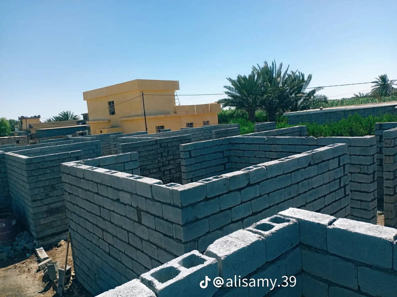 خلفات بناء سياجات مزارع منازل ***********
