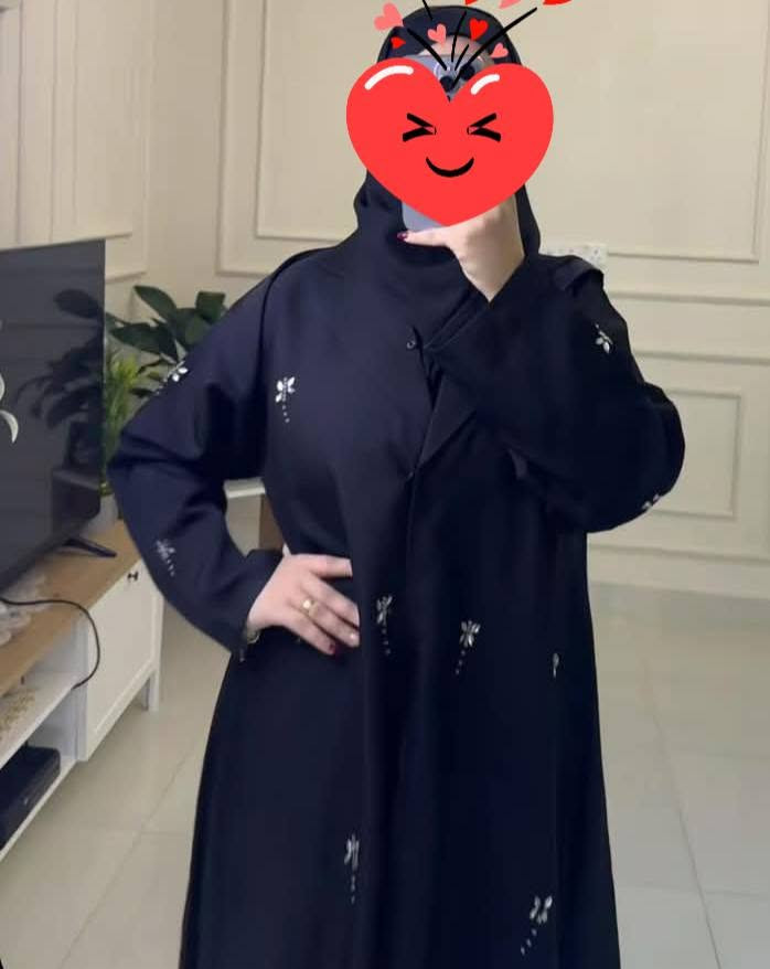 عبايات خليجي تجنن خامه ونضافة الحجز والتفاصيل على هذا الرقم ***********

نص مكتوب في الصور:
- Abaya_lady99 ٠ منذ 14 س
- Abaya_lady99 · منذ 14 س
- Abaya_lady99 ١٤ س منذ