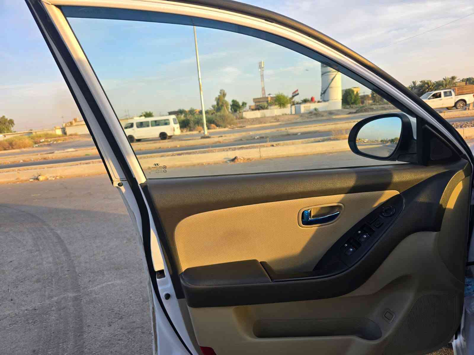 الانترا • ٢٠١١ • محرك ١٦٠٠