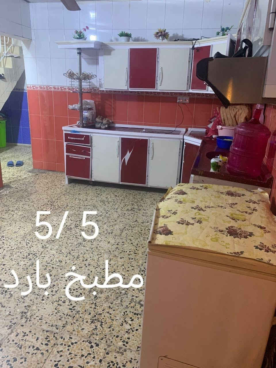 اسلام عليكم بيت للبيع مساحه 214
الواجه 10 متر
النزال 21 اونص
يحتوي على استقبال او هول خمس غرف نوم
او  حمامات اثنين او تواليت اثنين
المكان الشعب حي جزائر مقابيل شارع 25 على شارع سايدين
الرقم *********** يوجد واتساب
