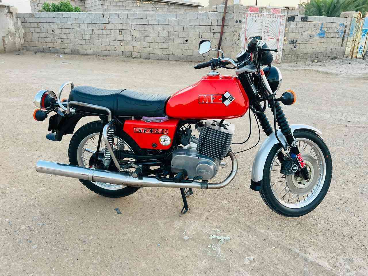 سلام عليكم 
دراجه82 MZ 
كصه 2 
رقم وسنويه بغداد مشروع وطني بشرط تحويل ثاني يوم 
استفسار رقم تليفون ***********
