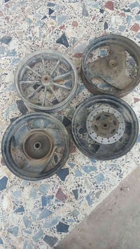 شلع • يريد يعلق