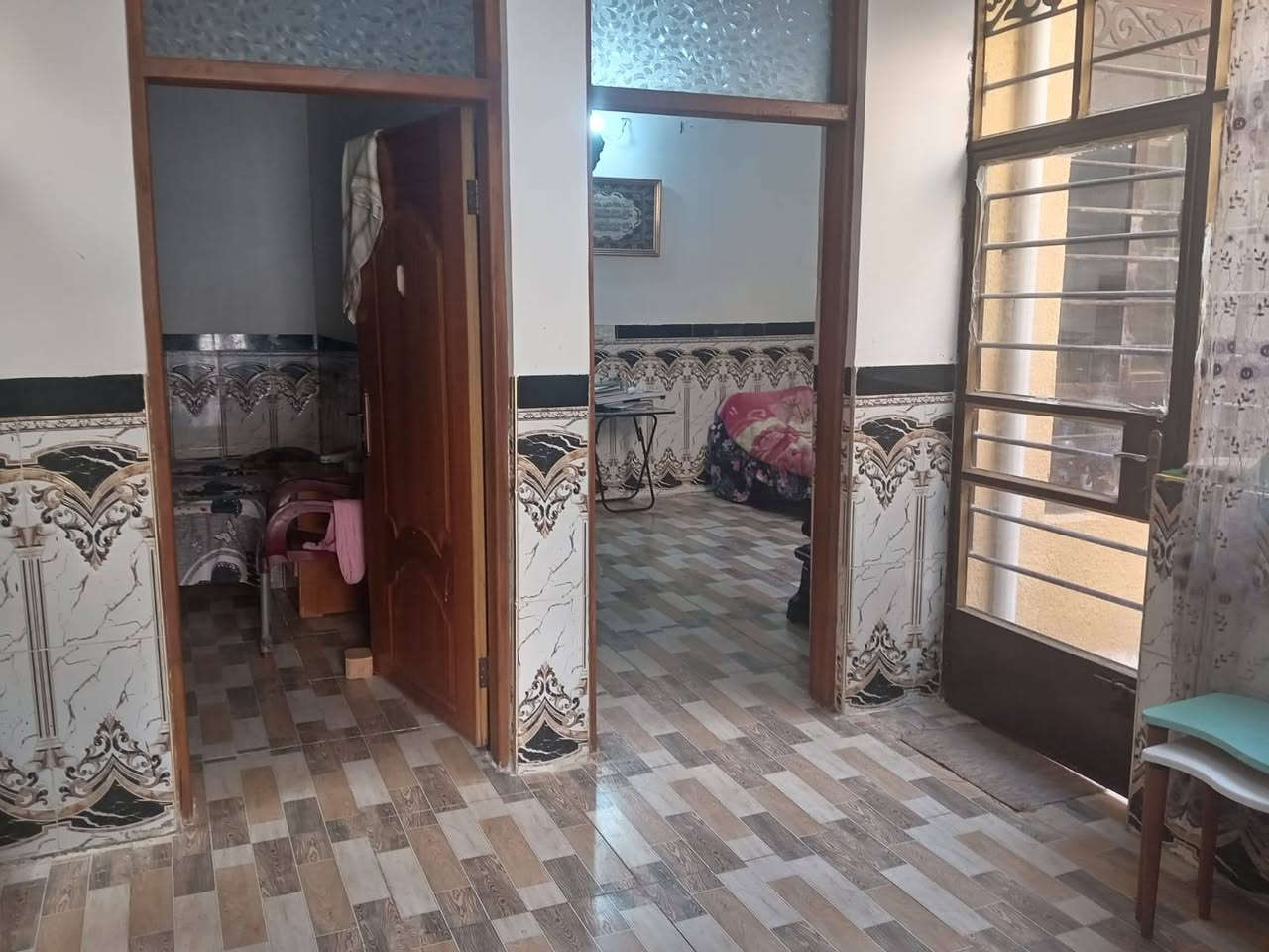 السلام عليكم للبيع دار المساحه 100 متر 

واجهه 10 ونزال 10 يحتوي ع ستقبال ومطبخ حولي غرفتين نوم ...
صنف العقار طابو زراعي سند 25

الموقع الراشديه منطقه البحيات قرب جامع ابو غازي..

خدمات كامله تبليط 

السعر 65 .للاستفسار اتصل ع ***********
