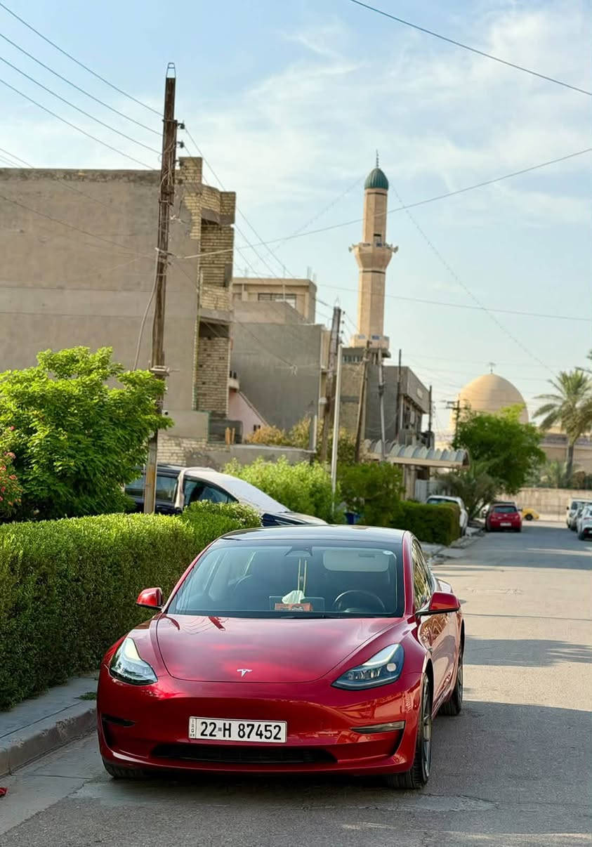 السلام عليكم اللهم صل على محمد وال محمد ❤️

تسلا موديل 3
موديل 2022
لون احمر 
تك ماطور 
مع الشاحنه 32A اصليه 
الرقم: اربيل بأسمي سنوية وهزة جديدة
الحادث :  جاملغ خلفي عكس مكان الشحن 
جاملغ امامي بارد فقط
بدون دواخل بدون شواصي 
بدون ايرباك 
مابيها اي نقص 
ماشيه 40 ميل
مواصفاتهه : 
• تقطع مسافه 400 الى 420
• سقف بانوراما بالكامل 
• كاميرا خلفه وجانبيه واماميه 360 درجه
• حساسات خلفيه واماميه وجانبيه
• كشنات كهرباء + خزن 
• رادار امامي و خلفي 
• تدفئه كشنات 
• نظام قيادة الي ‎
• مانع تصادم‌‌‎
• مثبت سرعة
• تبريد امامي خلفي
• تحكم بالسياره عن طريق الشاشة
• نظام قيادة آلي Auto Pilot
• تشغيل تلقائي
• صندوق كهربائي
•  دخول ذكي 
📍المكان : بغداد العامريه 
📞 الاستفسار : ***********
السعر : 145 $ وبيها مجال
