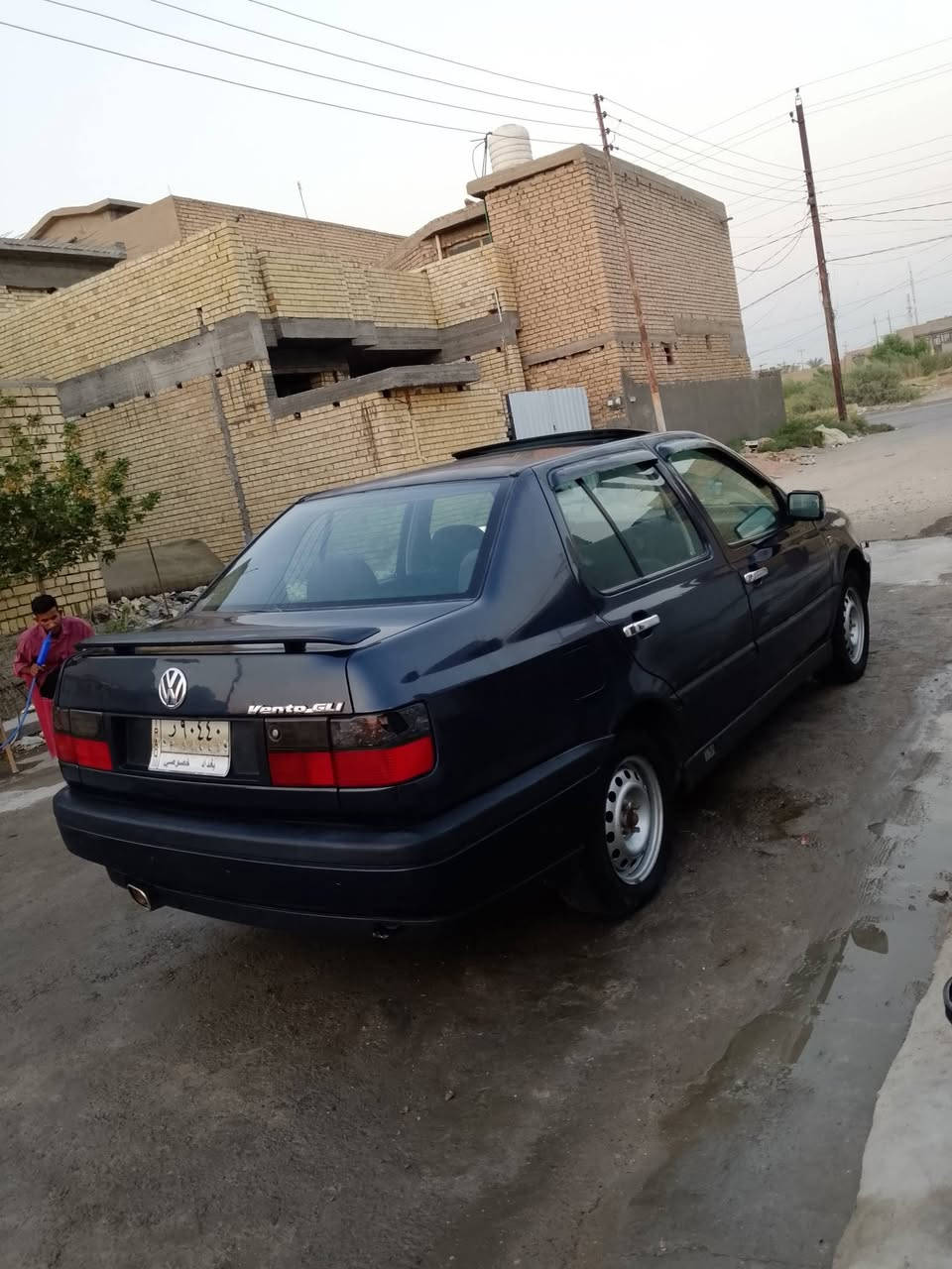 كولف موديل 1993 رقم بغداد كير عادي محرك 2000 محرك كير حاويه شادهن صدر جديد مسويله ادامه كامله فيتبم بلكات ونوزلات جدد تبريد ه صونده طاكه منضومه جديده العام سويته سياره كلشي بيه شغال الكهربائيات من الدعايه للدعايه شغاله سلايت شغال غرفته كلش نضيفه وبلاديه سياره شرط ترايك 200  مكفولة من الضربه والتبديل والخياس صبغ حزام قماره بلاديه بدون صبغ  
السعر 33 ورقه ماكو هيج نضافه بهيج سعر بيع مستعجل 
***********
***********مكاني بغداد
