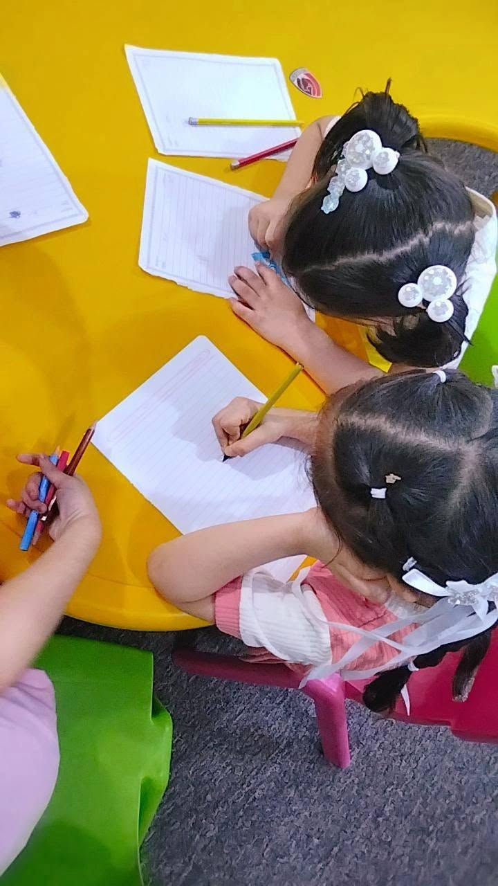 حضانه بيت الطفل 🎈 
رعايه/امان/تعليم
للاستفسار ***********
