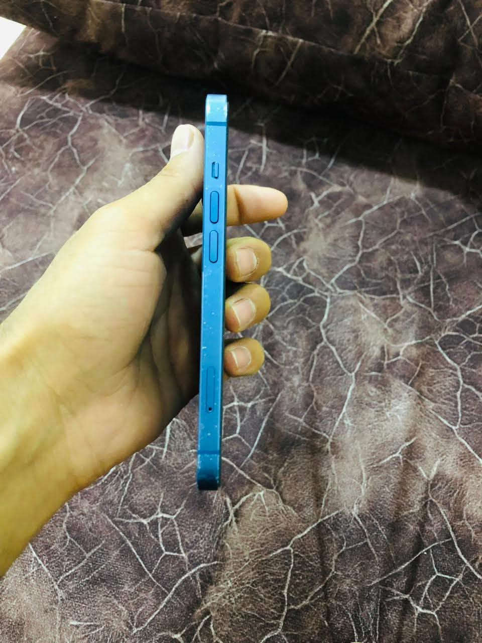 سلام عليكم ايفون 13 عادي ذاكره ١٢٨ بطاريه ٧٨ الجهاز كله ؏ بلاد فقط مبدل شاشه من شركة ابل وفيس ايدي شغال الباقي شرط سعر 350 وبي مجال شي قليل ***********
