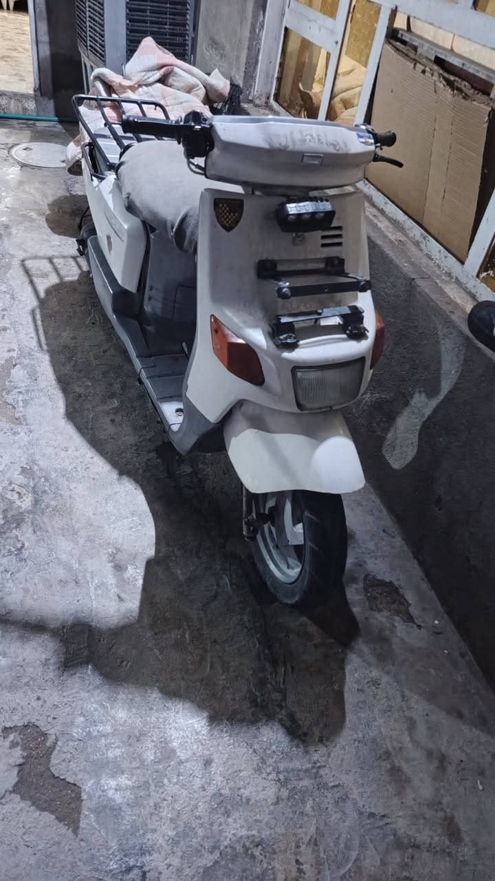 @إشارة سلام عليكم دراجه بيكم للبيع كوم حديد ماعرف شبيهه وحده كامت ما تشتغل باتري يمكن ضعيف بغداد الحسينيه الجريخي سعره 100قفل 
***********
