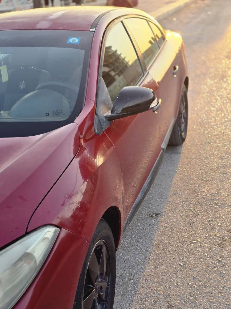 🚗 رينو فلونس 2013 ⚙️ محرك 1600 الاقتصادي المرغوب 🔄 كير AT أوتوماتيك للبيع او المراوس
📢 للبيع
✅ المحرك جديد، صارله شهر من شدّيته، وحاوية بالكارتون. ✅ الكير مكفول. ✅ منظومة تبريد كاملة جديدة. ✅ الحدادية كاملة جديدة. ✅ داينمو جديد. ✅ سلف جديد. ✅ منظومة بنزين جديدة. ✅ مشط ستيرن جديد. ✅ ويل رياضي أسود. ✅ هزة جديدة. ✅ منظومة زنون جديدة. ✅ شاشة CarPlay.
💯 السيارة ما بيها أي نقص، جاهزة للاخير، وعالفحص وين ما تحب تفحص.
🔢 الرقم إنكليزي (29) قابل للتحويل بأي مكان يعجبك.
📄 السيارة باسمي، عنواني الديوانية - المركز، والتحويل ثاني يوم.
📸 السونار مالتها موجود بالصور..
✨ كلشي موجود بالسوك وحسب النضافه ، والسيارة نظيفة وتعبان عليها كلش.  السعر ٤٥ للاستفسار
📞 *********** ديوانية, القادسية
