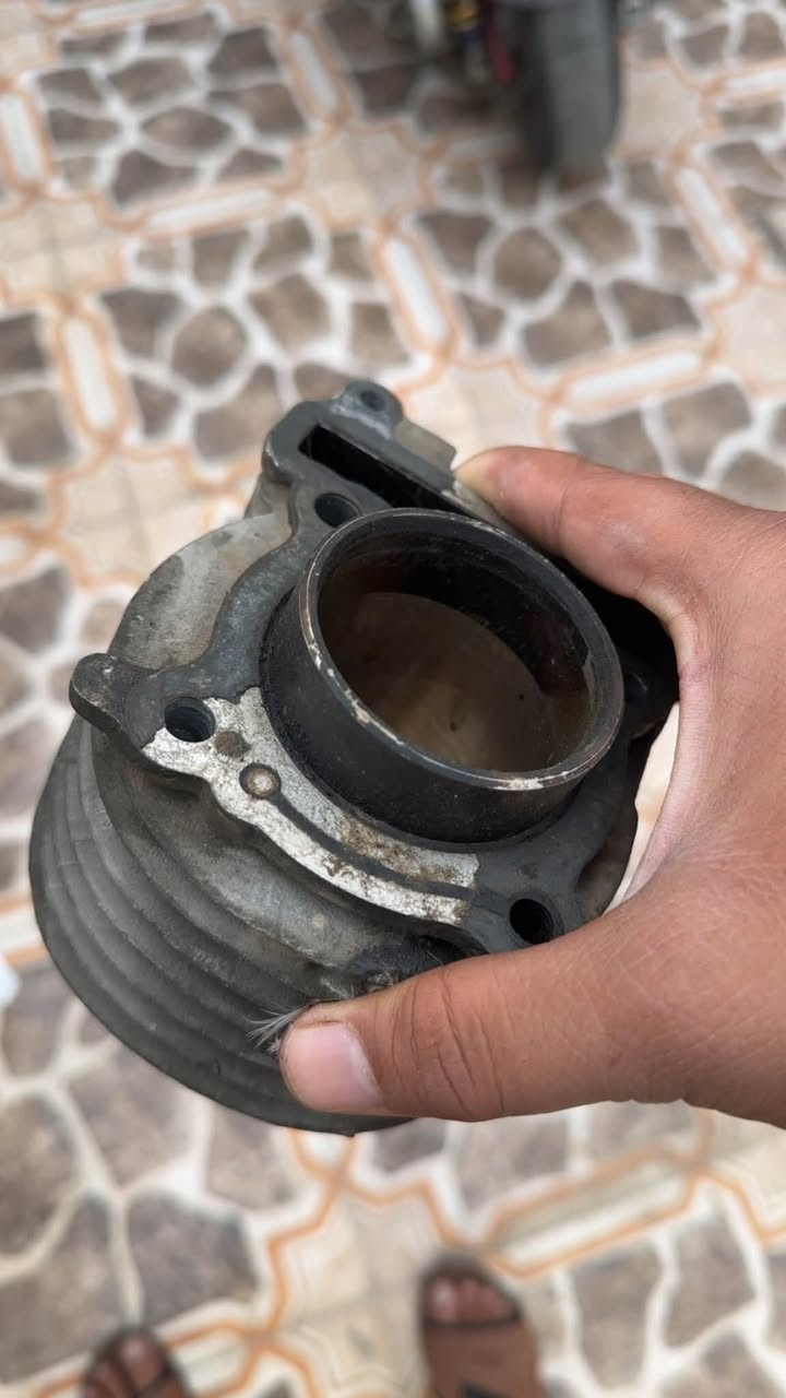 غراض سكنس تفصيخ للبيع عنوان كركوك تفصيخ فاتحهن من مكينه ***********
