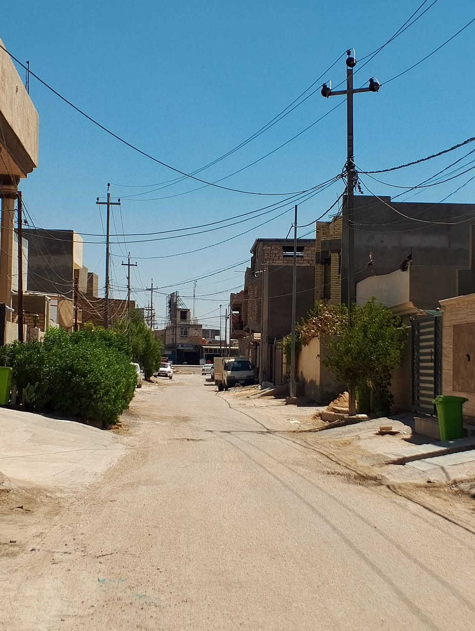 قطعه طابو صرف موقع ممتاز جدا للبيع السعر 123 مليون خلف مستشفى الكفيل حي الغدير بشارع مجمع علي الاكبر (ع) ومعمل الصادق للالمنيوم الشارع العريض التبليط خلف المنتزه المساحه 200 متر بصف التبليط مباشرتا منطقة سكنية راقيه جدا خدمات كامله تبليط وقريب على خط الكيات خدمات كامله ماء اساله وكهرباء ظفيرة وانترنيت ضوئي وكابينة الانترنت الضوئي أمام القطعه مباشرتا سند طابو صرف تحويل مباشر باسم المشتري للاستفسار ***********
